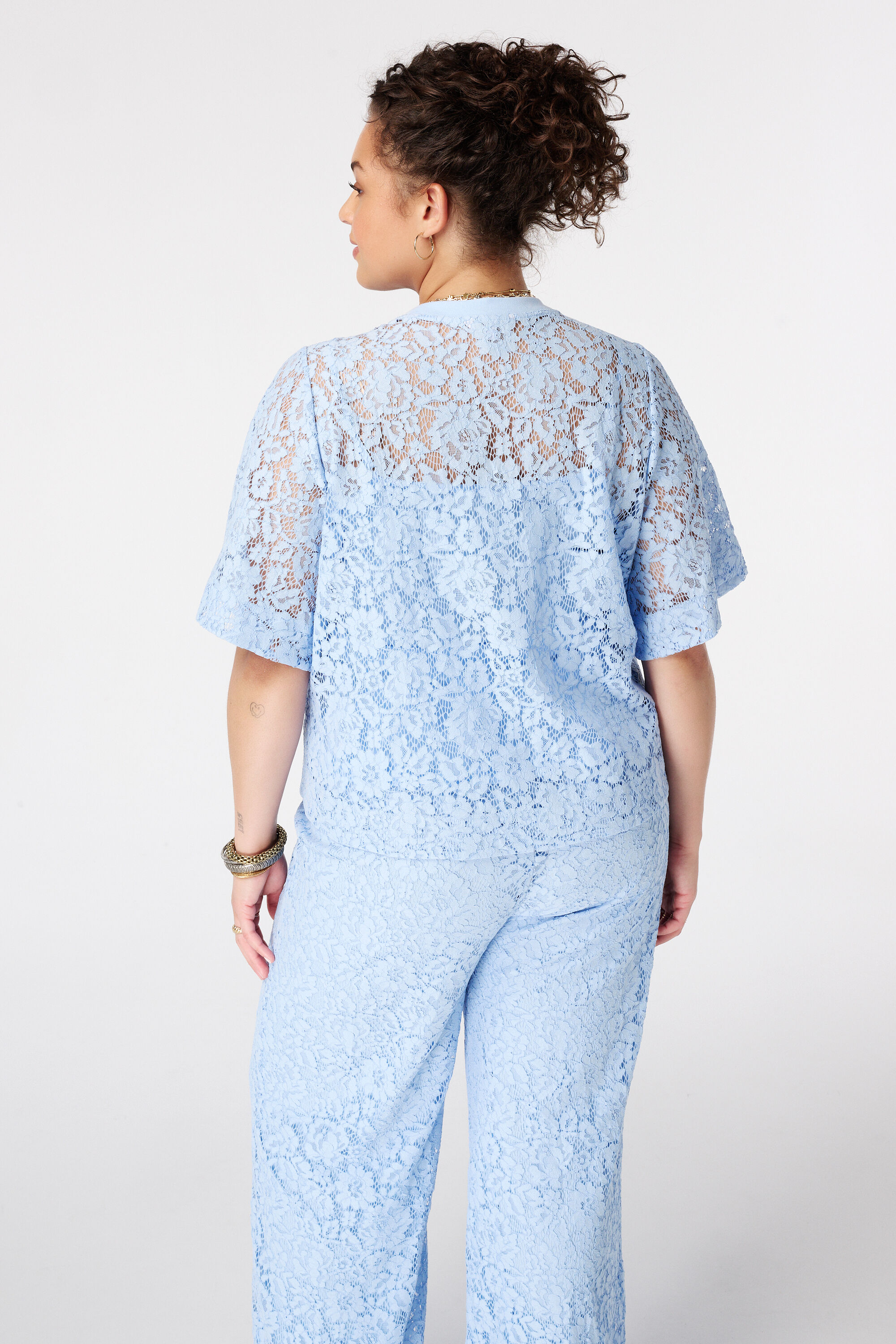 Blusa de encaje image number 2