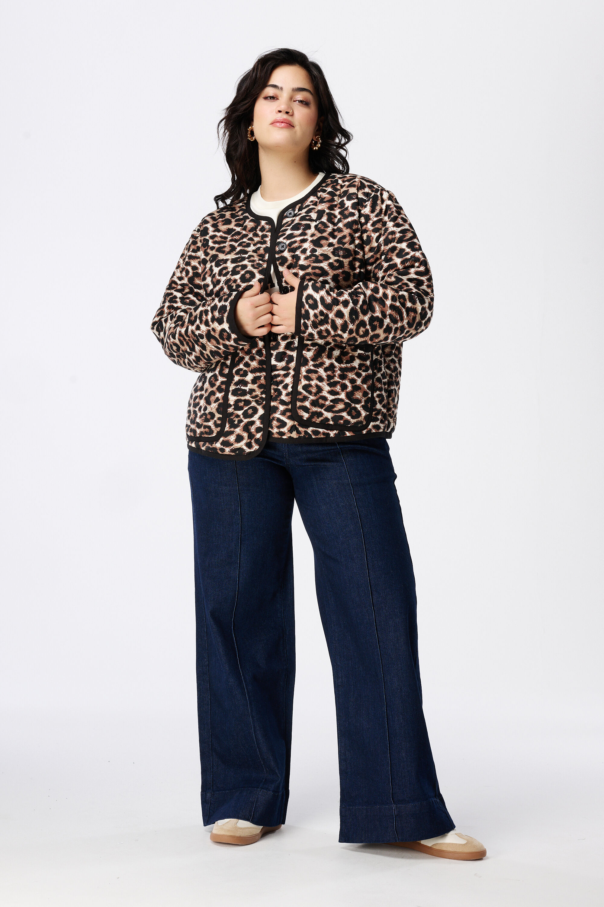 Chaqueta acolchada con estampado de leopardo image number 5