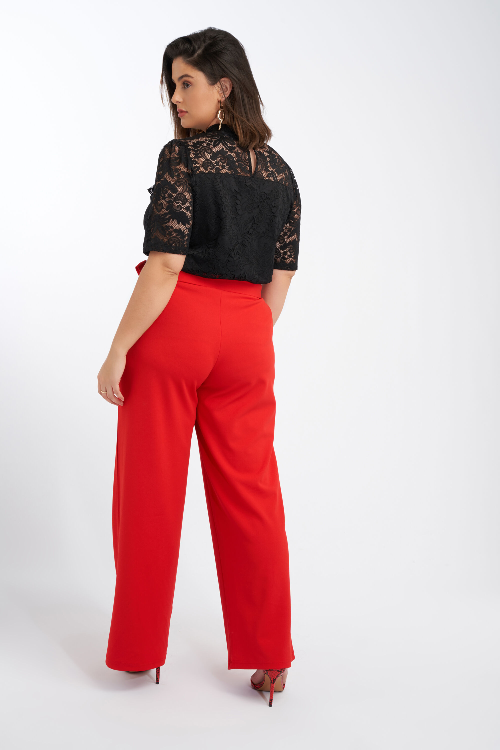 Pantalones con cinto image number 3