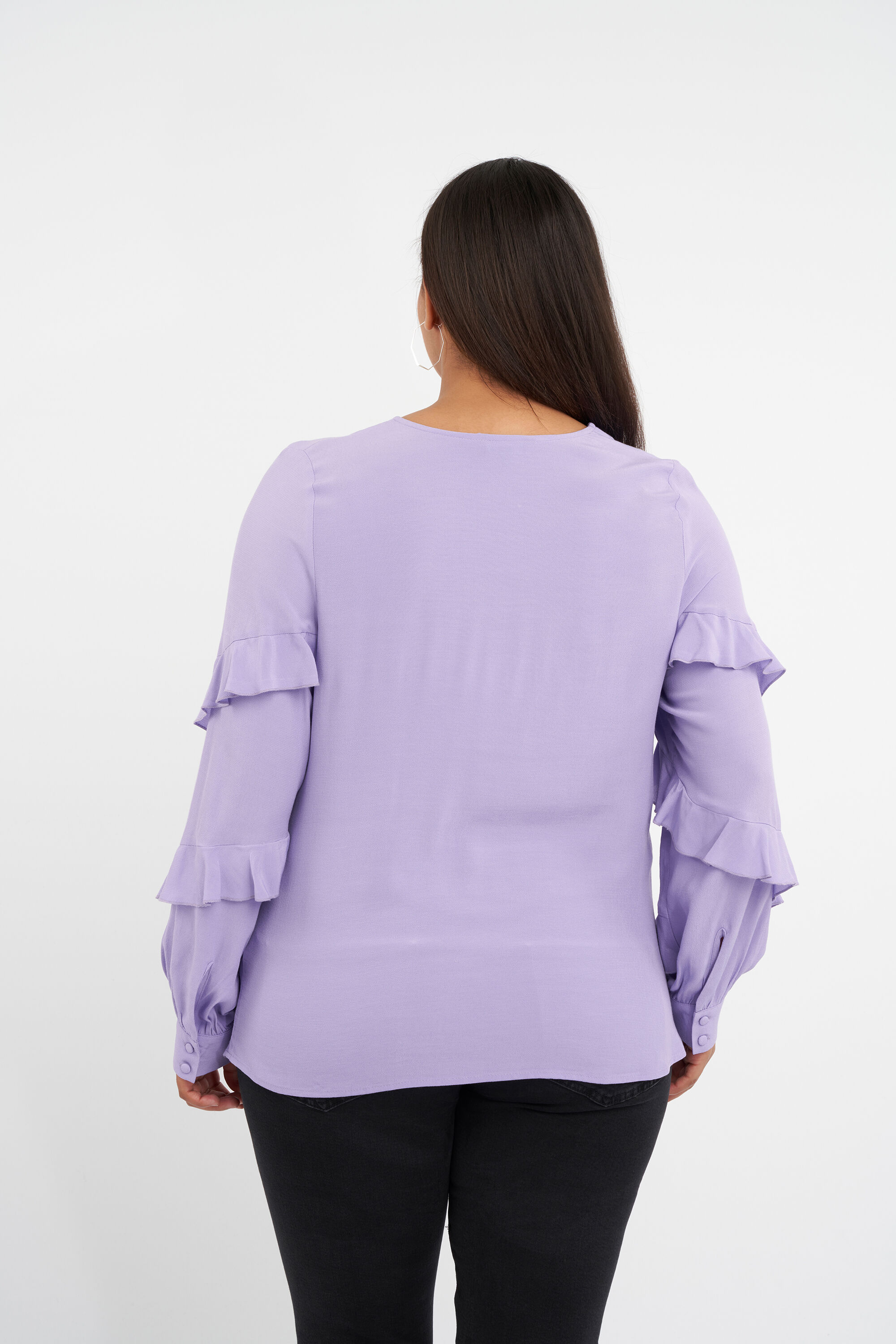 Blusa con mangas con volantes image number 3