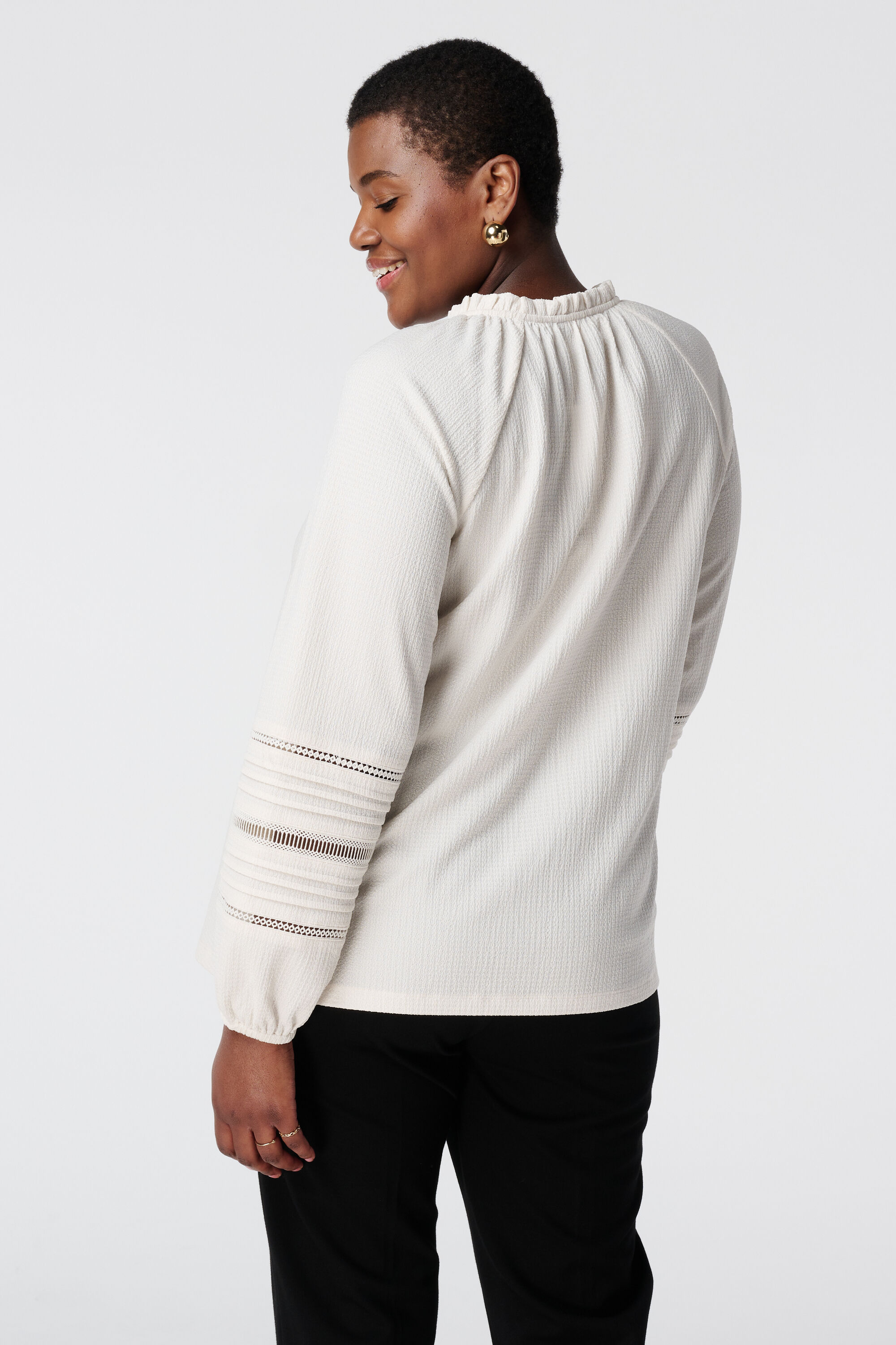 Top con detalles bordados image number 3