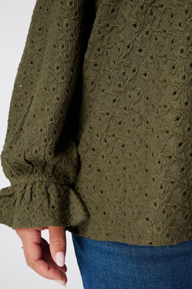 Top con bordado image number 6