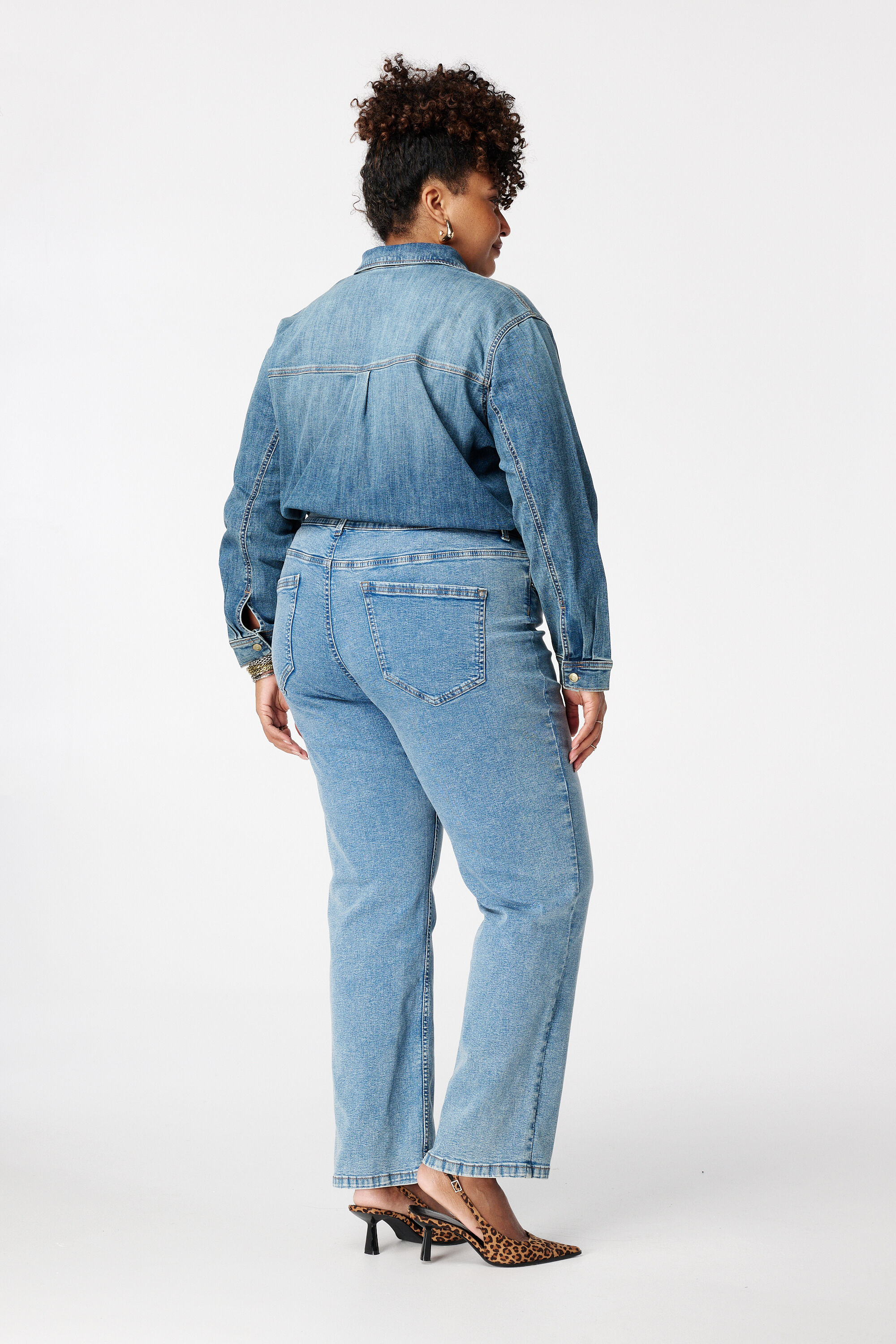 Vaqueros LILY de corte recto image number 3