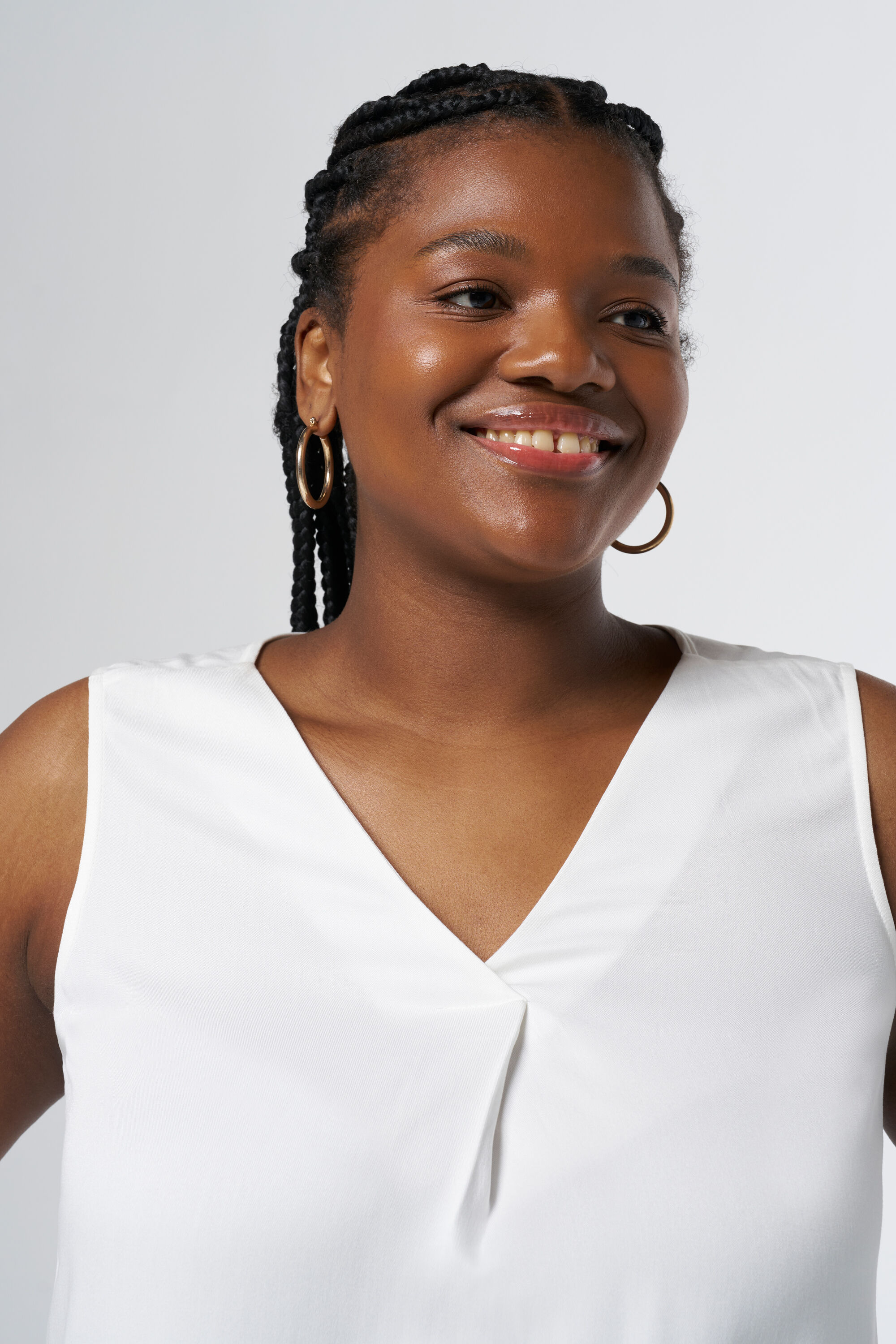 Blusa sin mangas con escote en pico image number 4