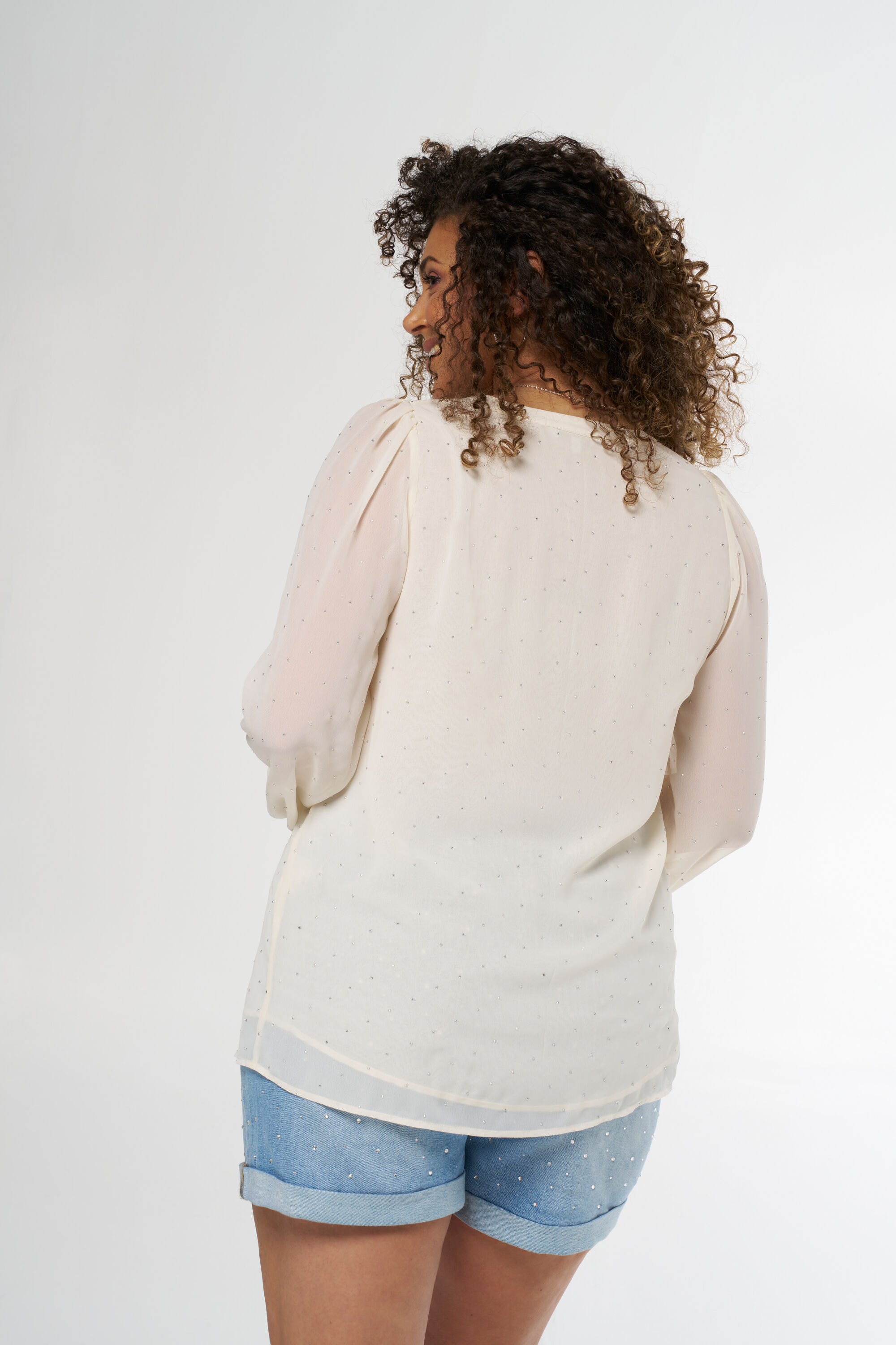 Blusa con piedras image number 3