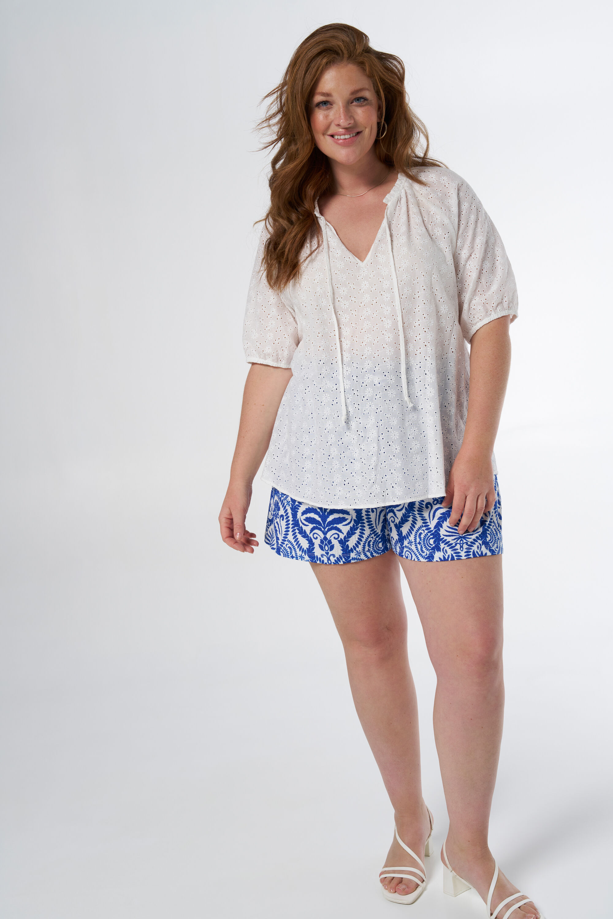 Blusa con lazo como detalle image number 5