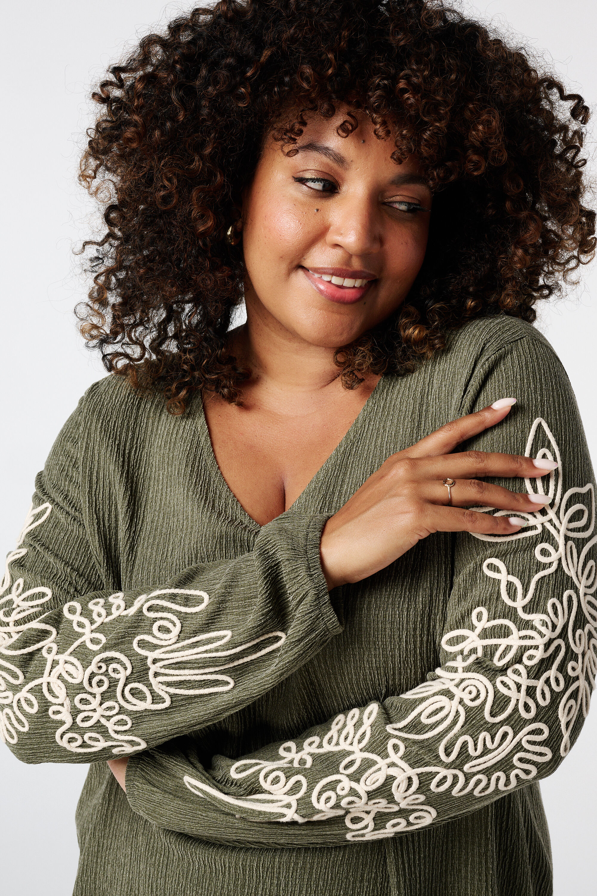 Vestido con detalles image number 4