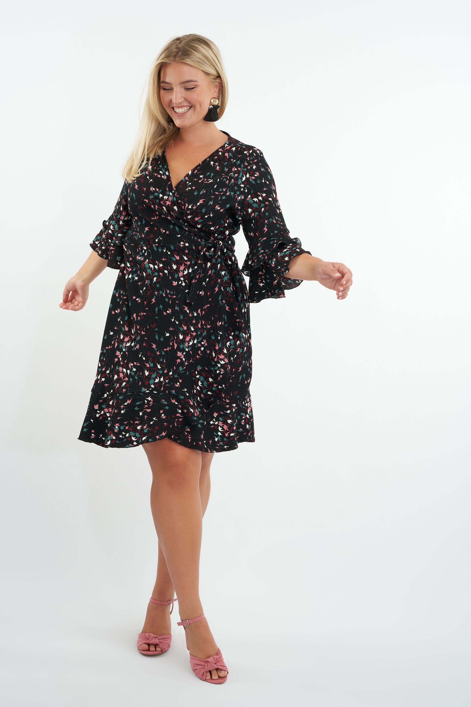 Vestido cruzado con estampado image number 5