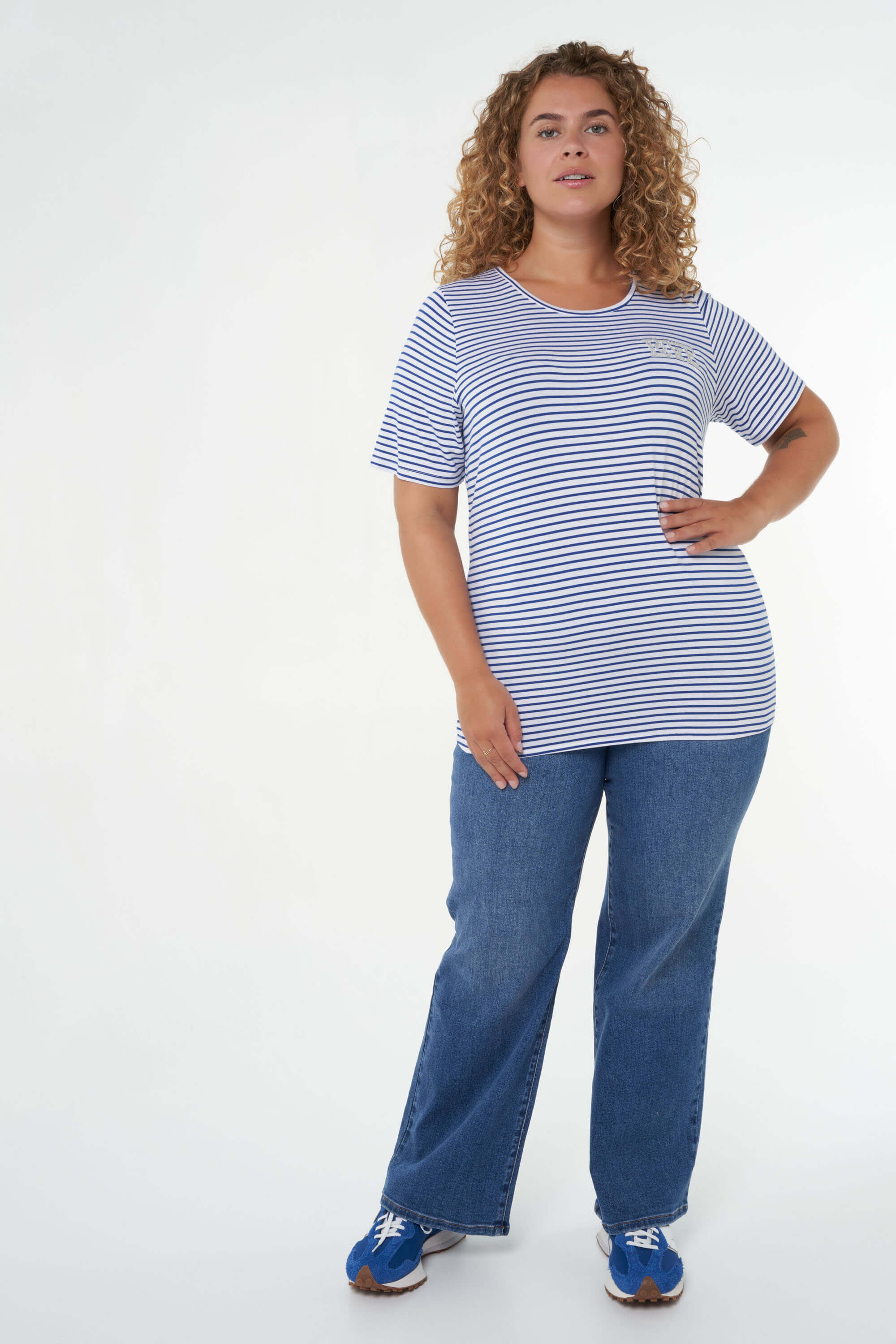 Camiseta de rayas con dise&ntilde;o impreso image number 6