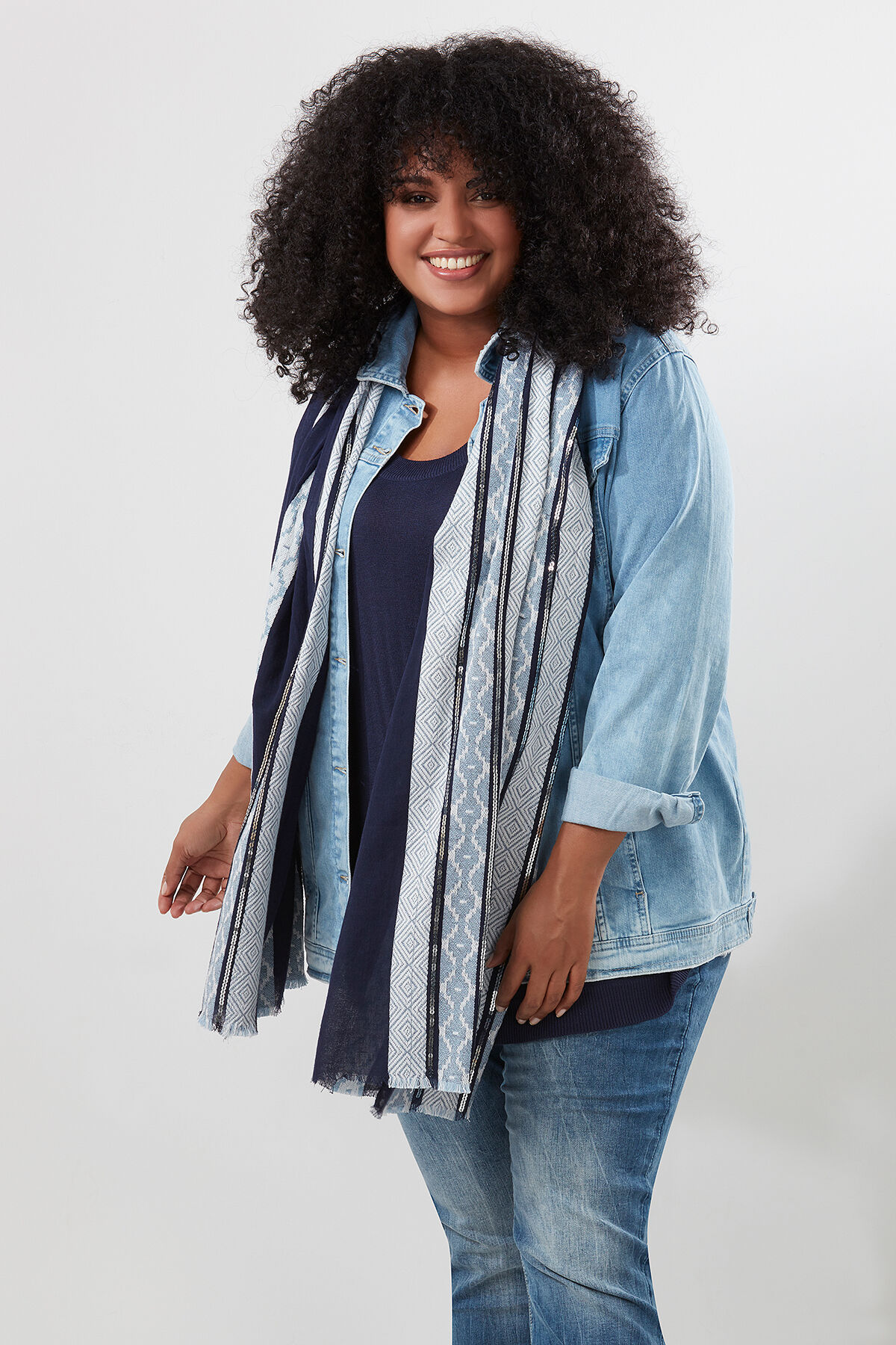 Fular con l&iacute;neas de jacquard image number 0