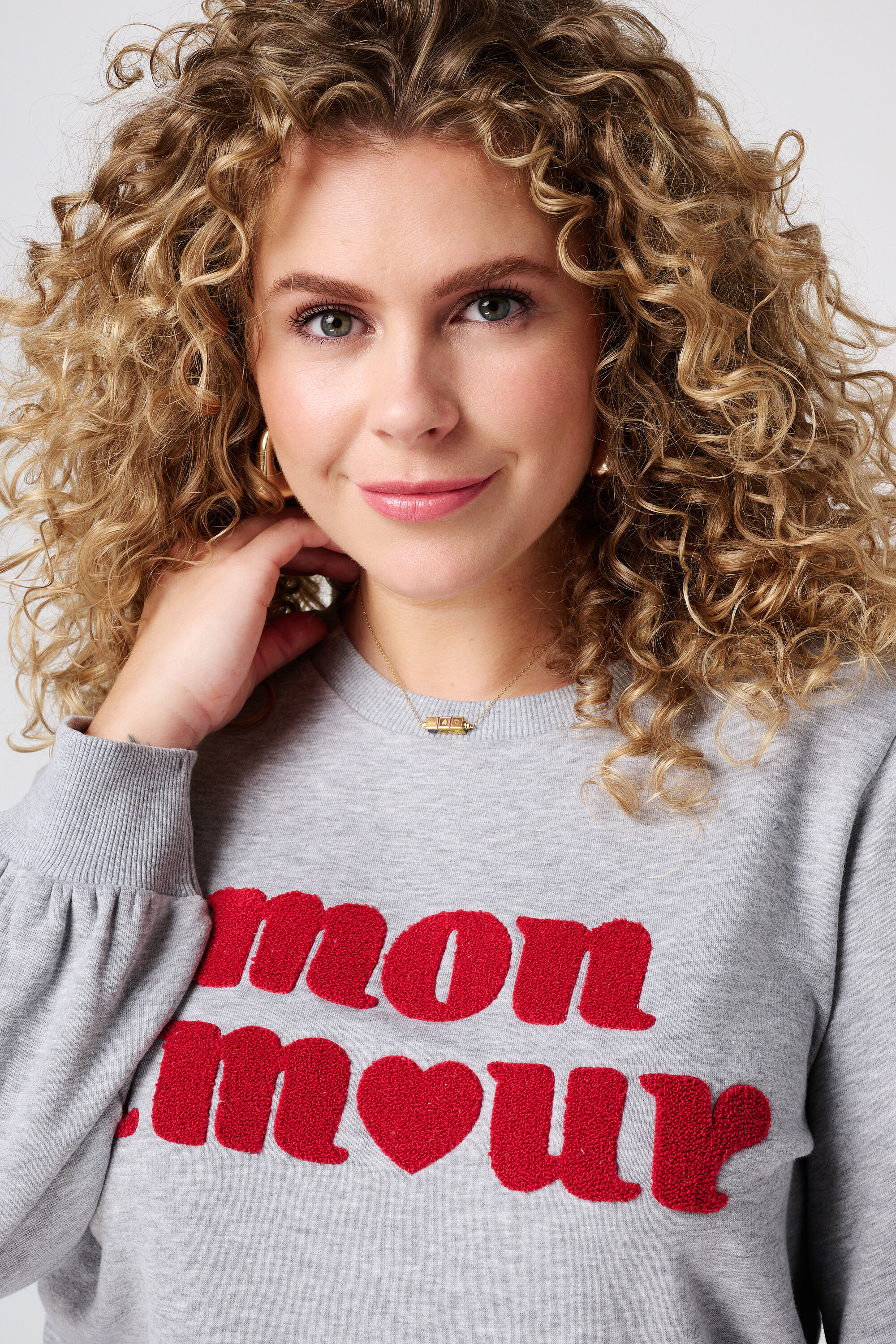 Su&eacute;ter con texto image number 4