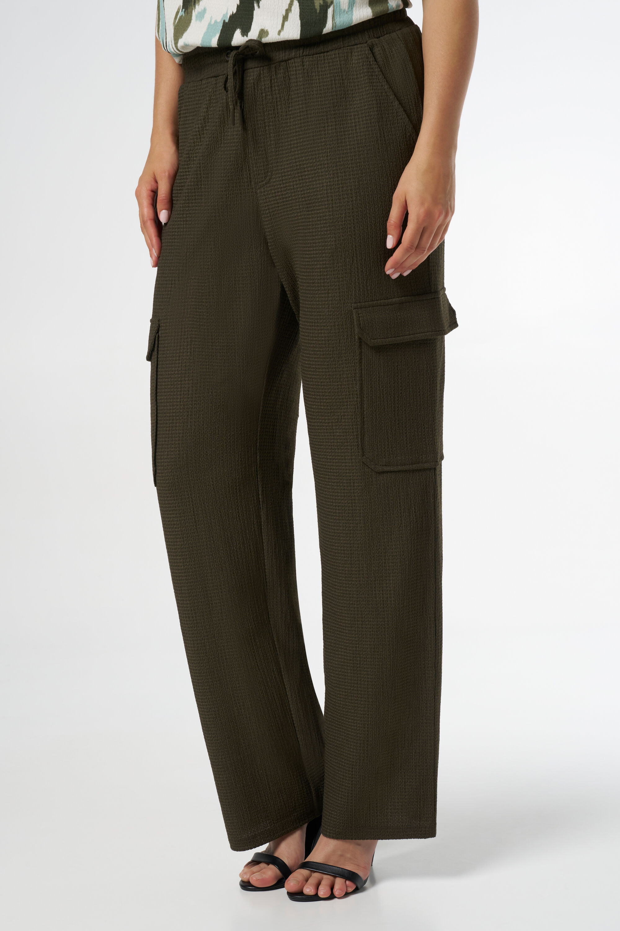 Pantalones cargo  image number 5