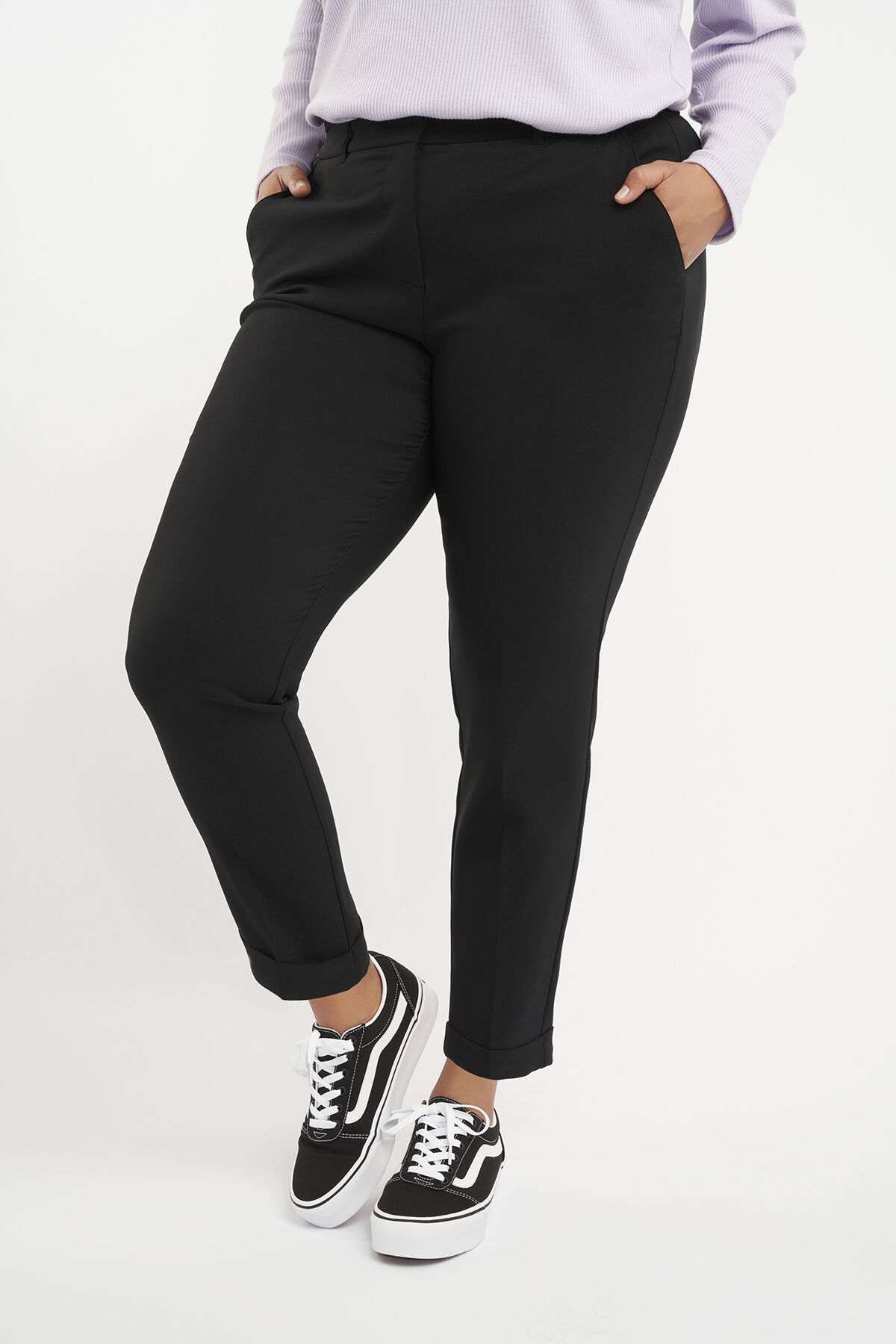 Pantalones tobilleros image number 4