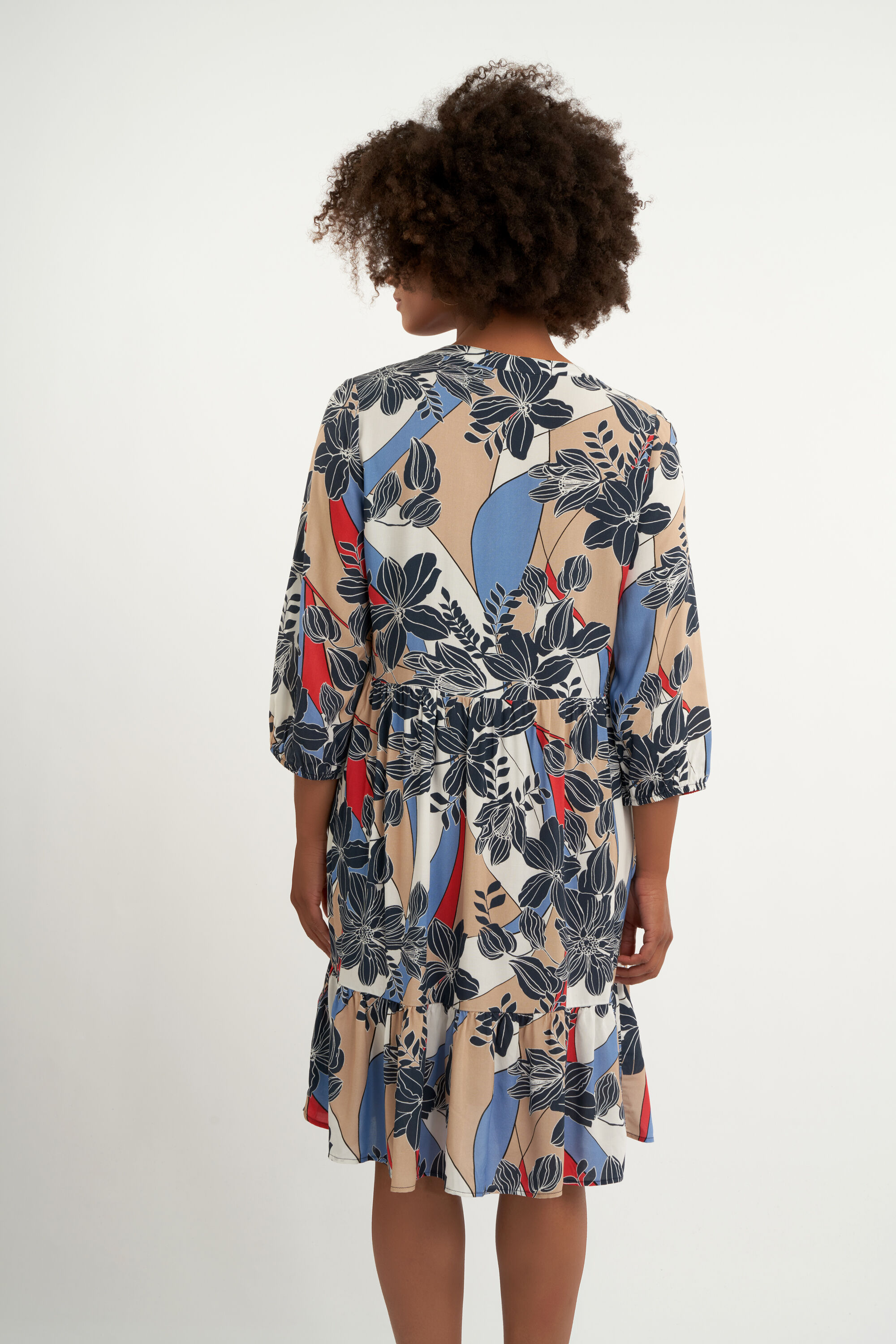 Vestido estampado con corte en A  image number 4