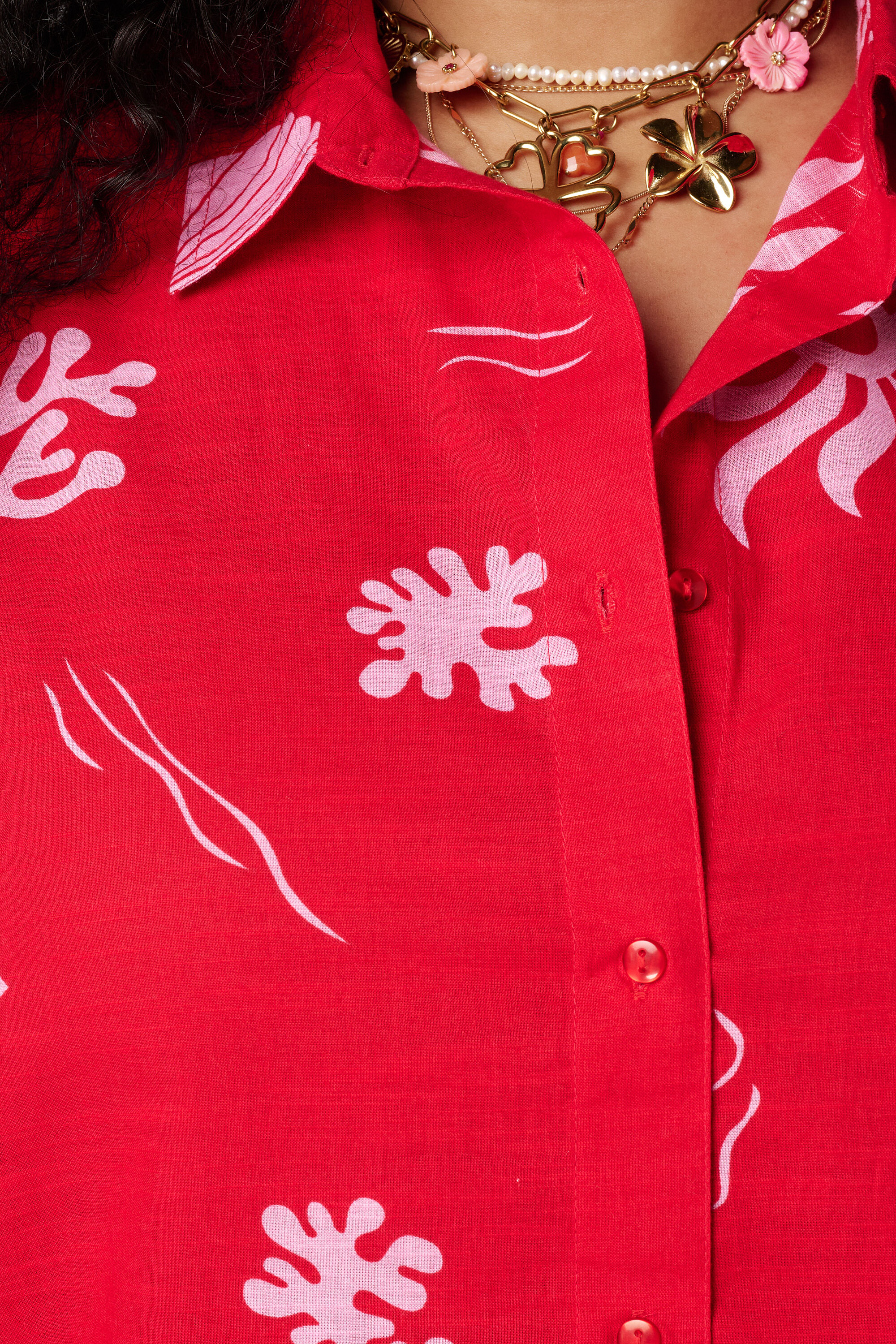 Blusa con estampado tropical image number 6