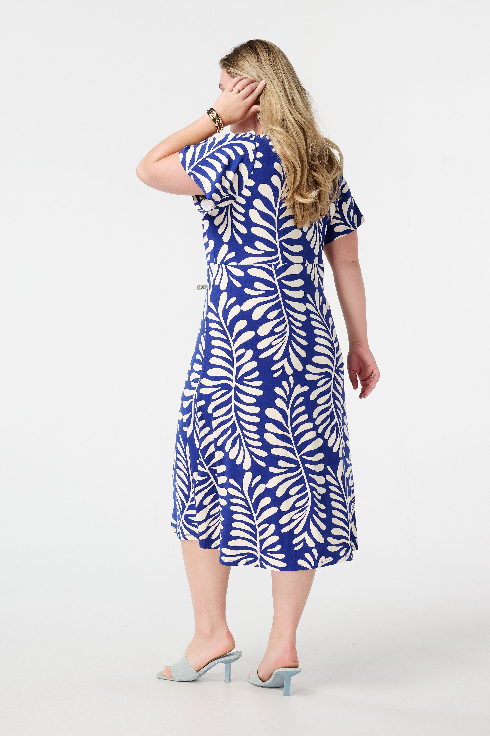 Vestido midi con estampado  image number 3