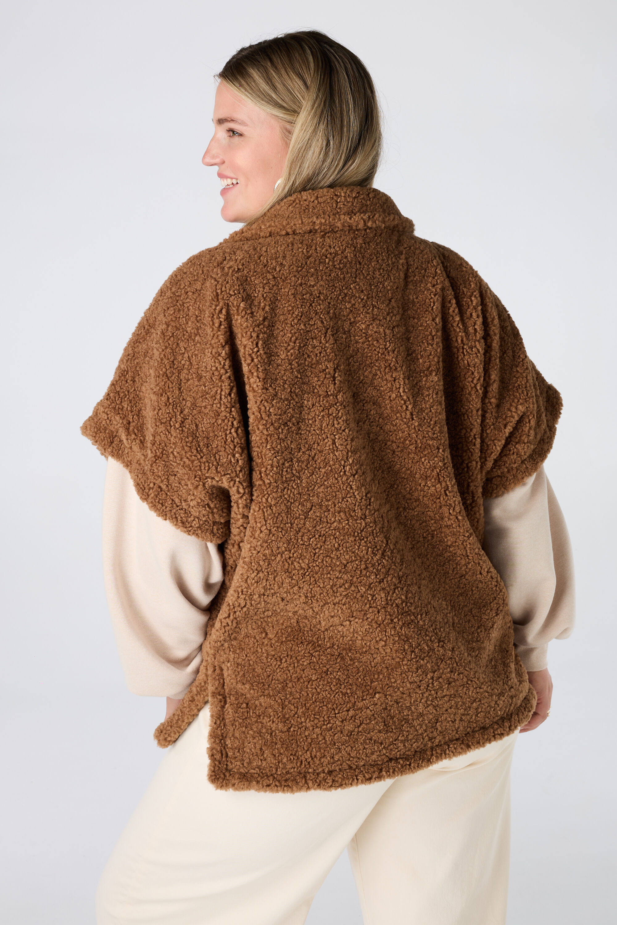 Chaqueta teddy de manga corta image number 3