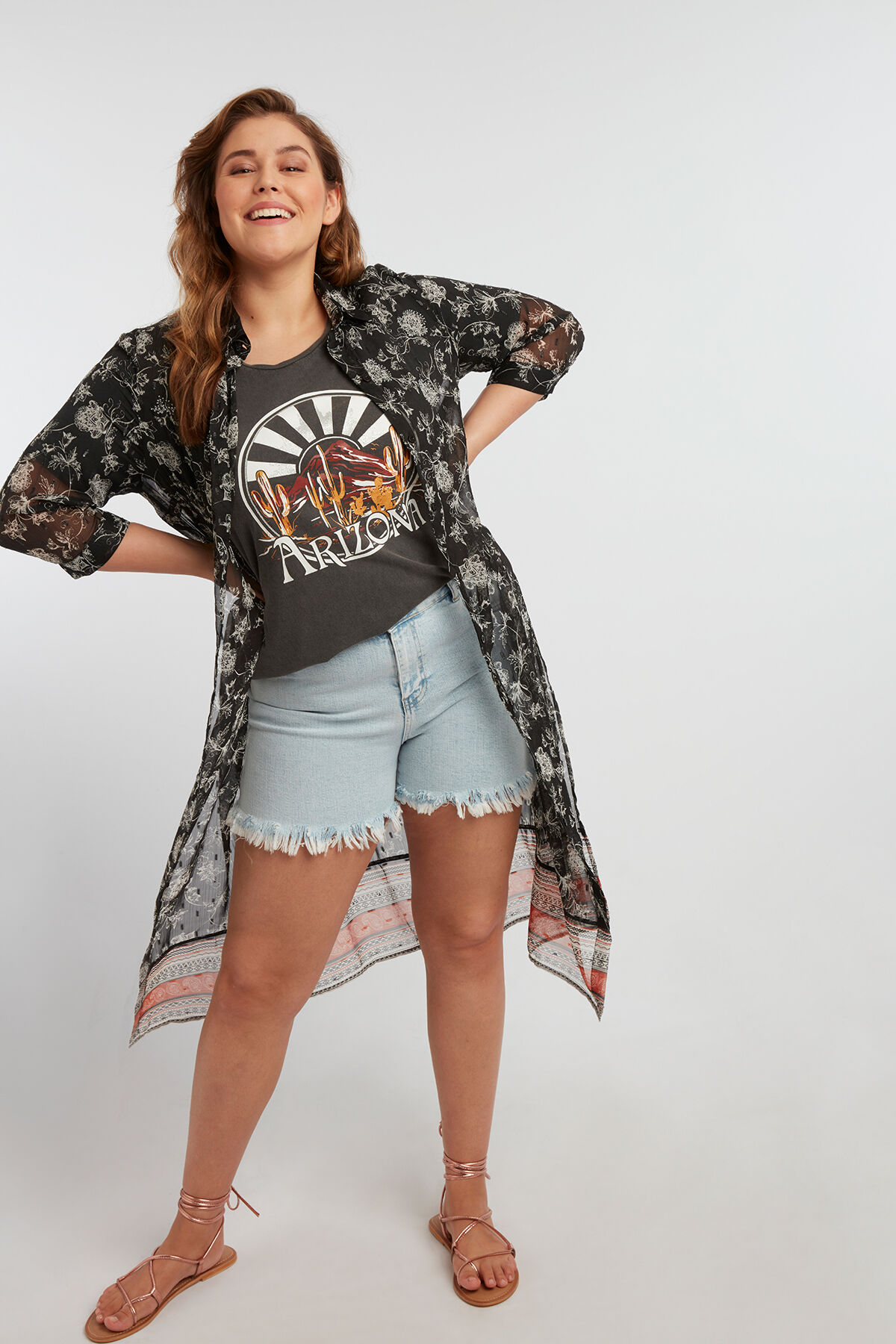 Blusa transparente con estampado de cachemira image number 4