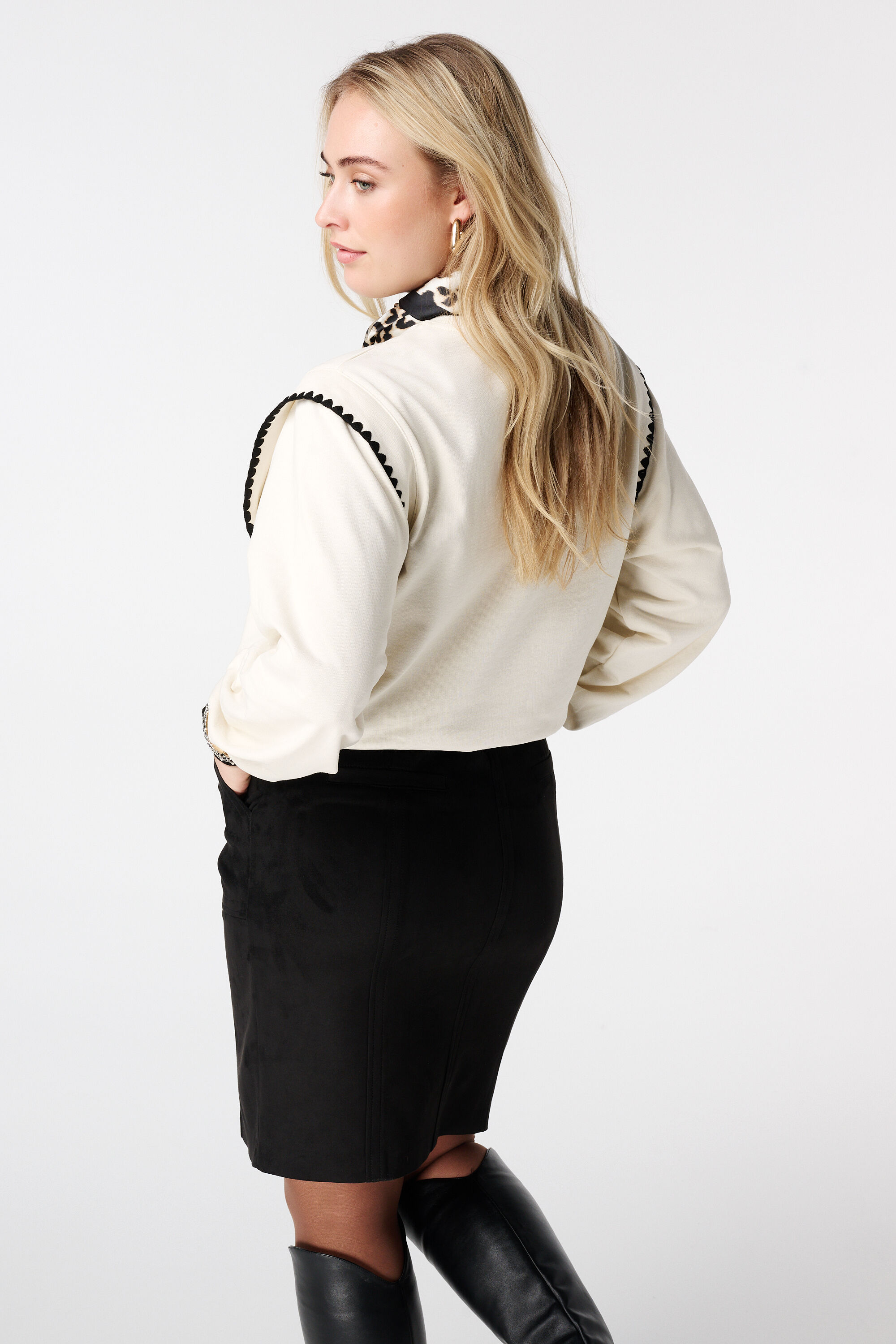 Jersey con ribetes en contraste image number 3