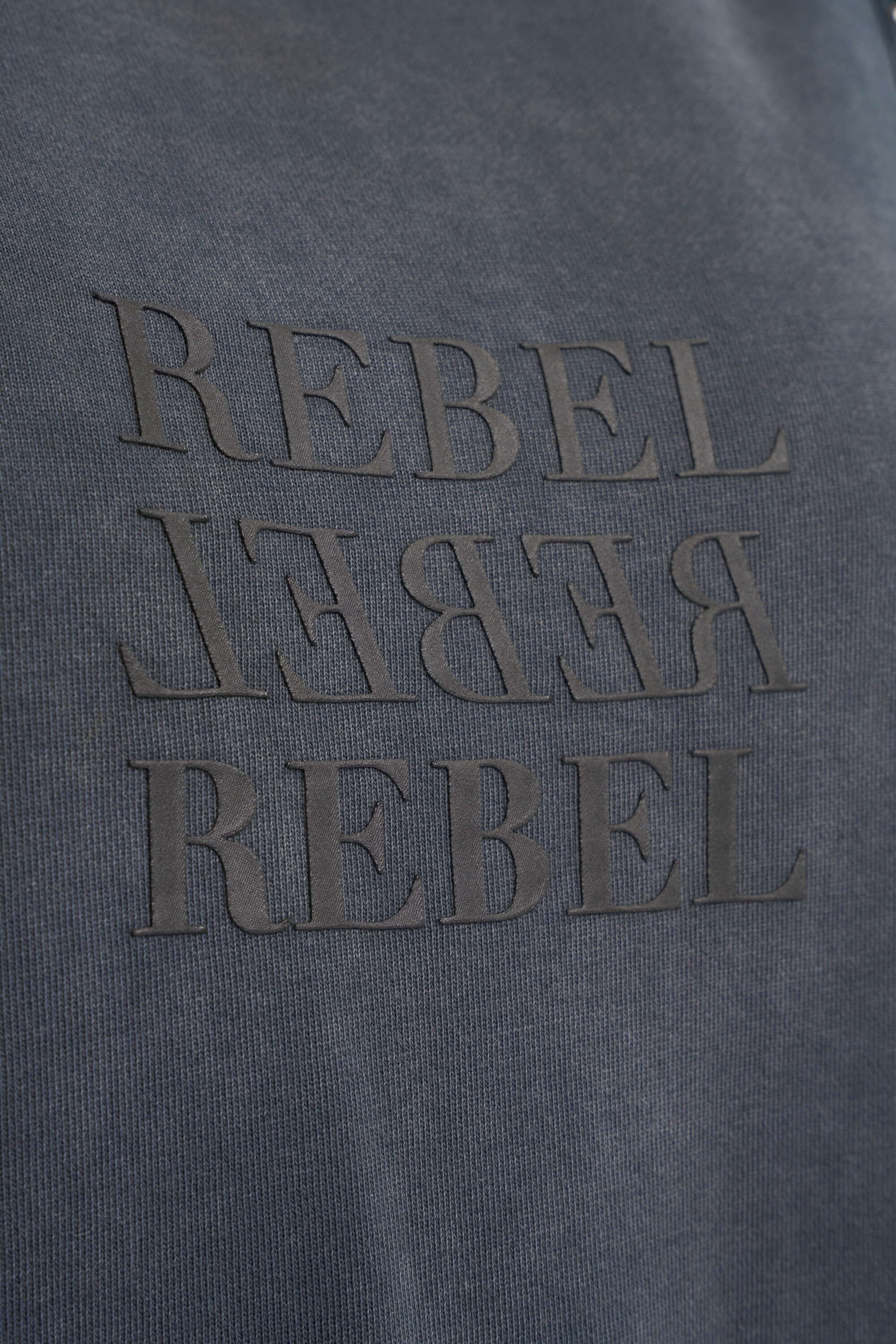 Vestido su&eacute;ter con tachuelas  image number 5