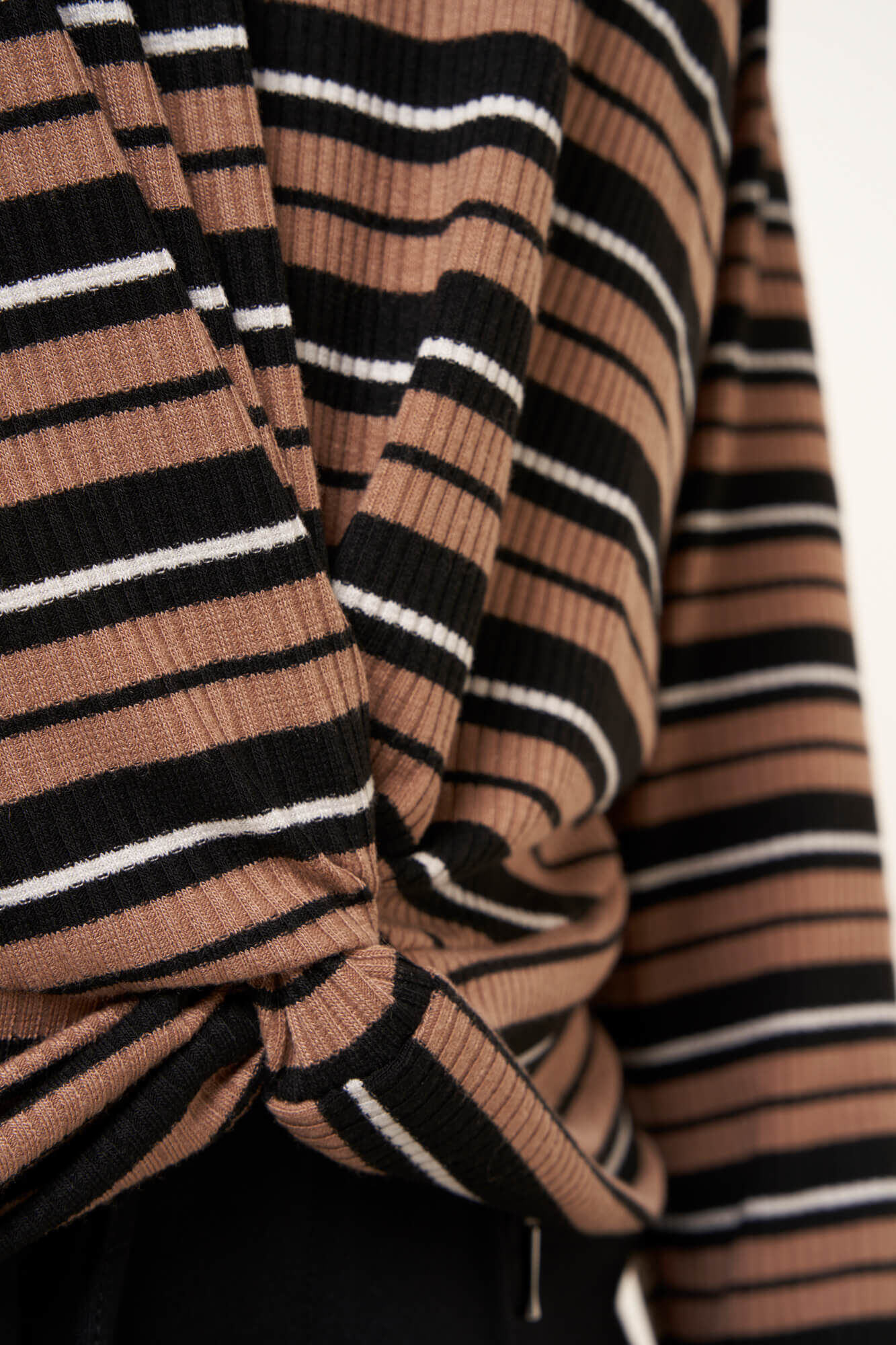 Top con rayas image number 5