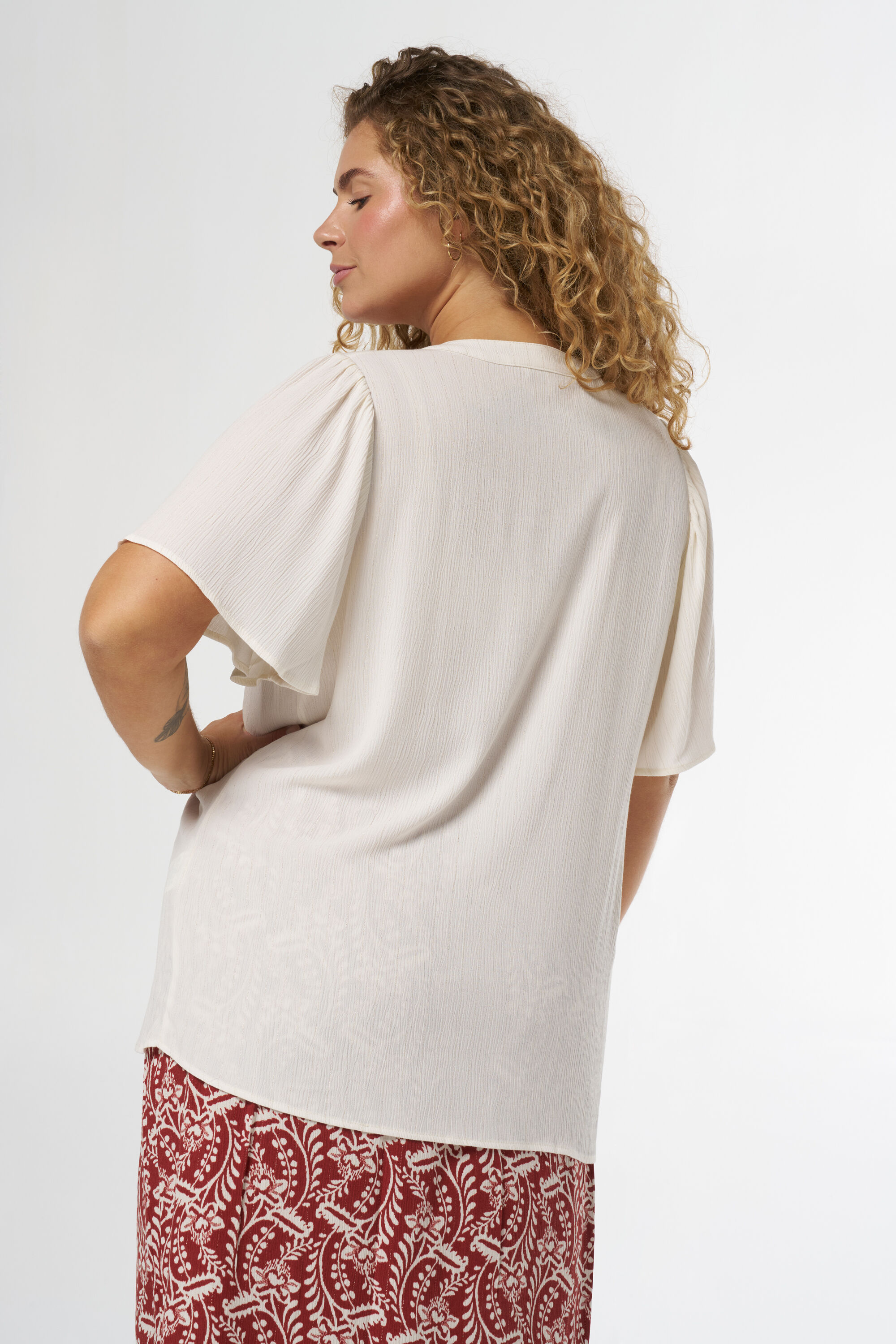 Blusa con manga mariposa image number 3