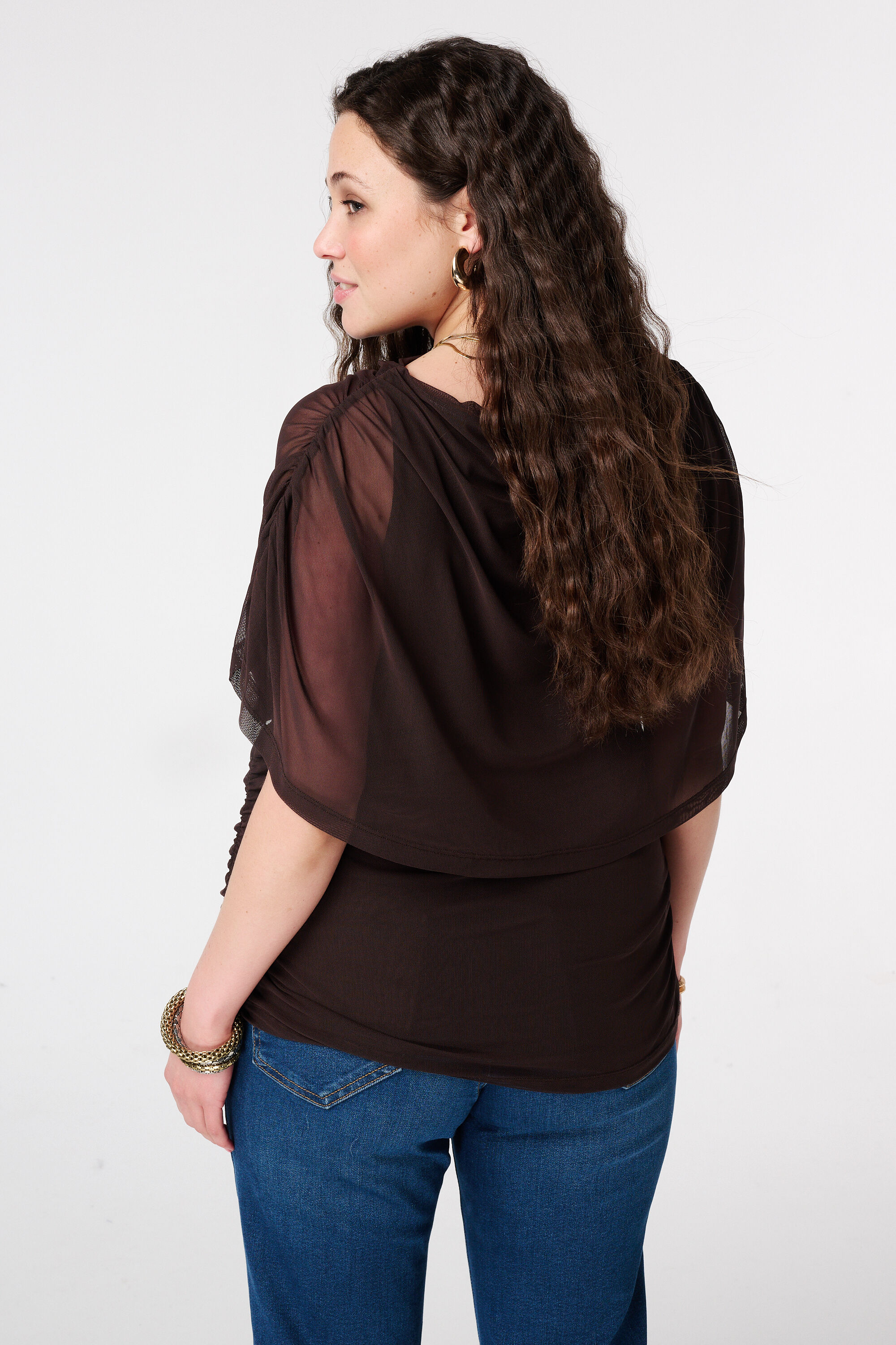 Top de malla con mangas drapeadas image number 3