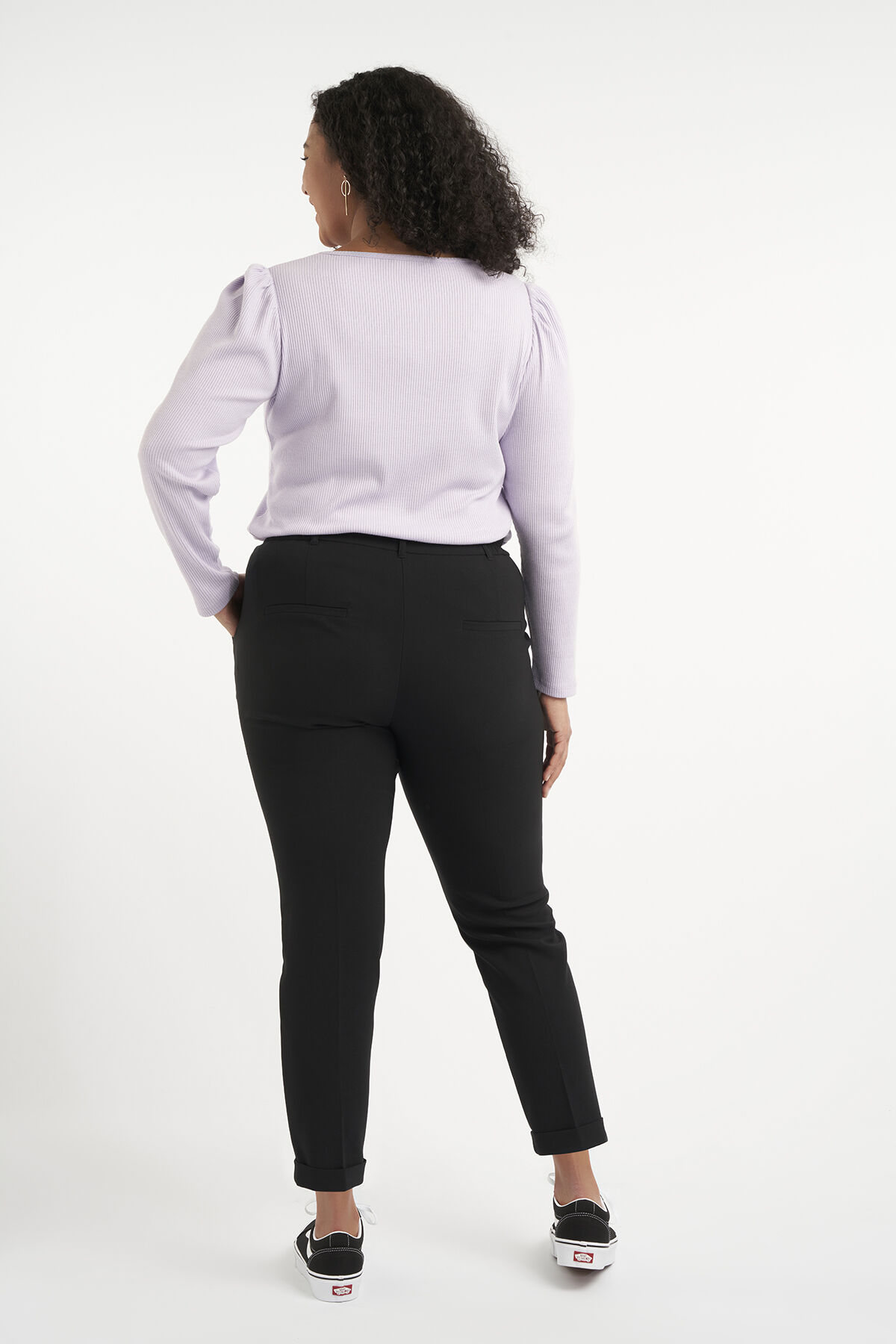 Pantalones tobilleros image number 3