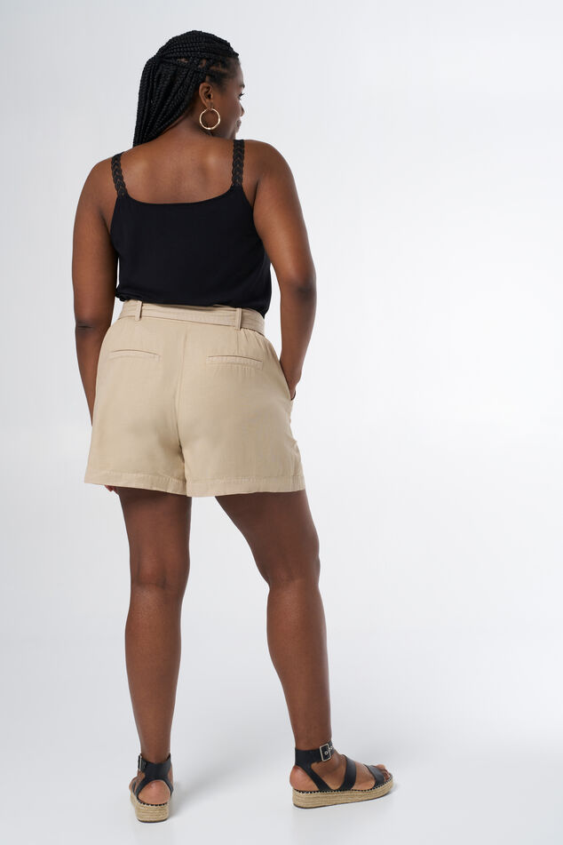 Shorts con cinturón image number 3