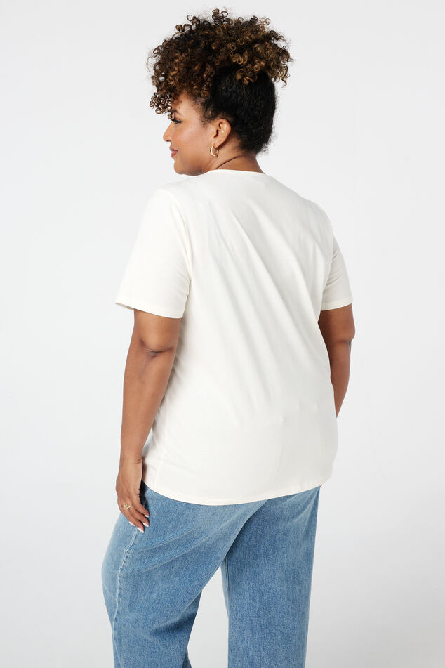 Camiseta con bordado image number 3