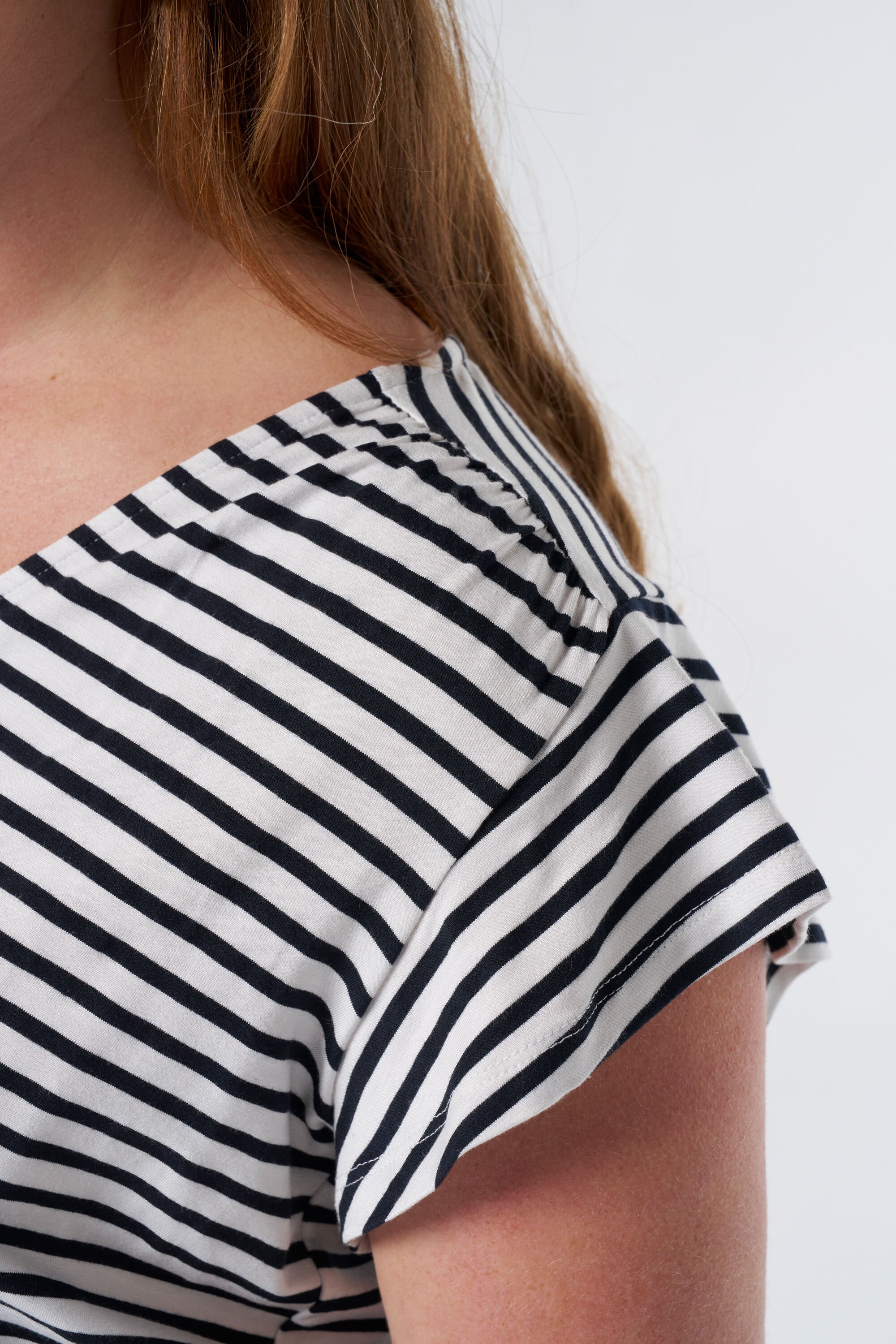 Top de rayas con lazo image number 4