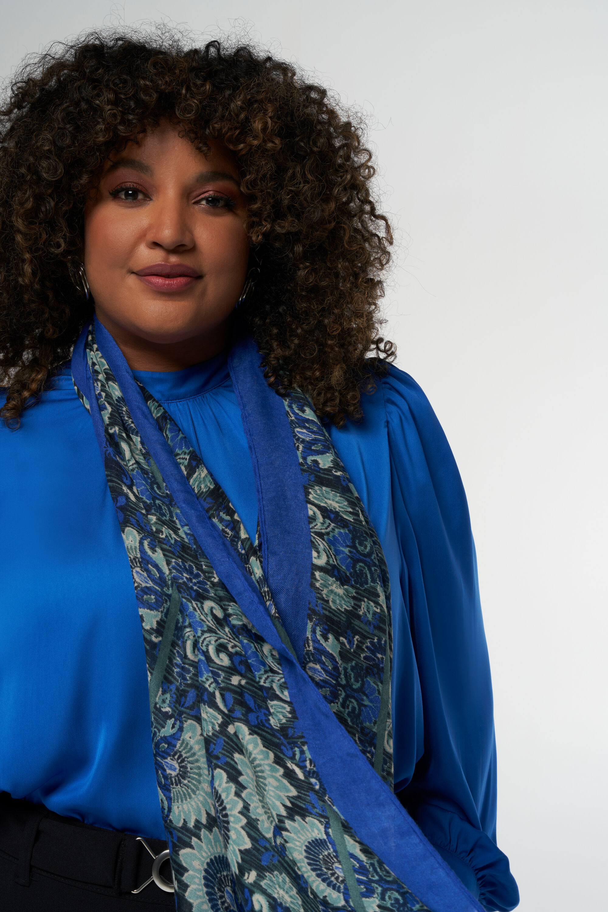 Bufanda con estampado  image number 1