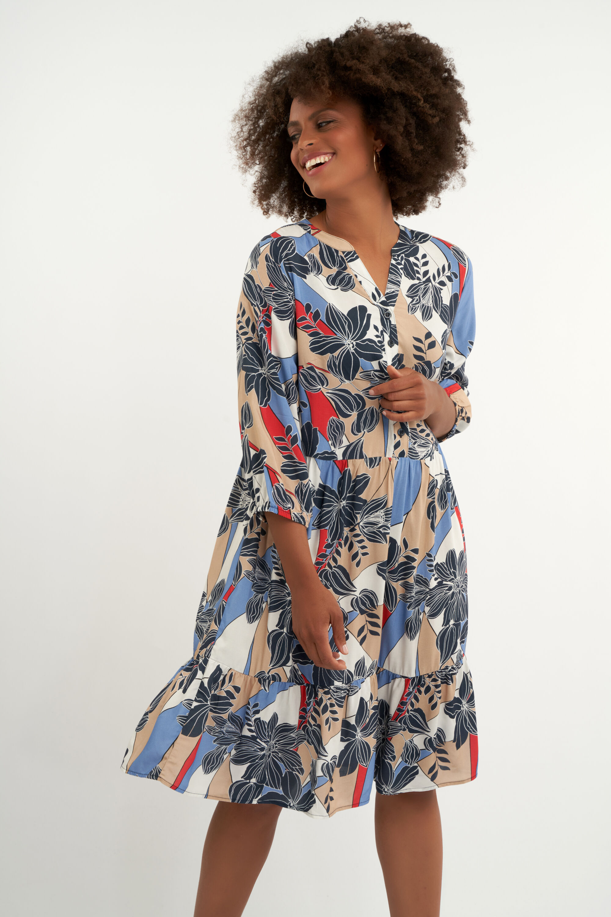 Vestido estampado con corte en A  image number 5