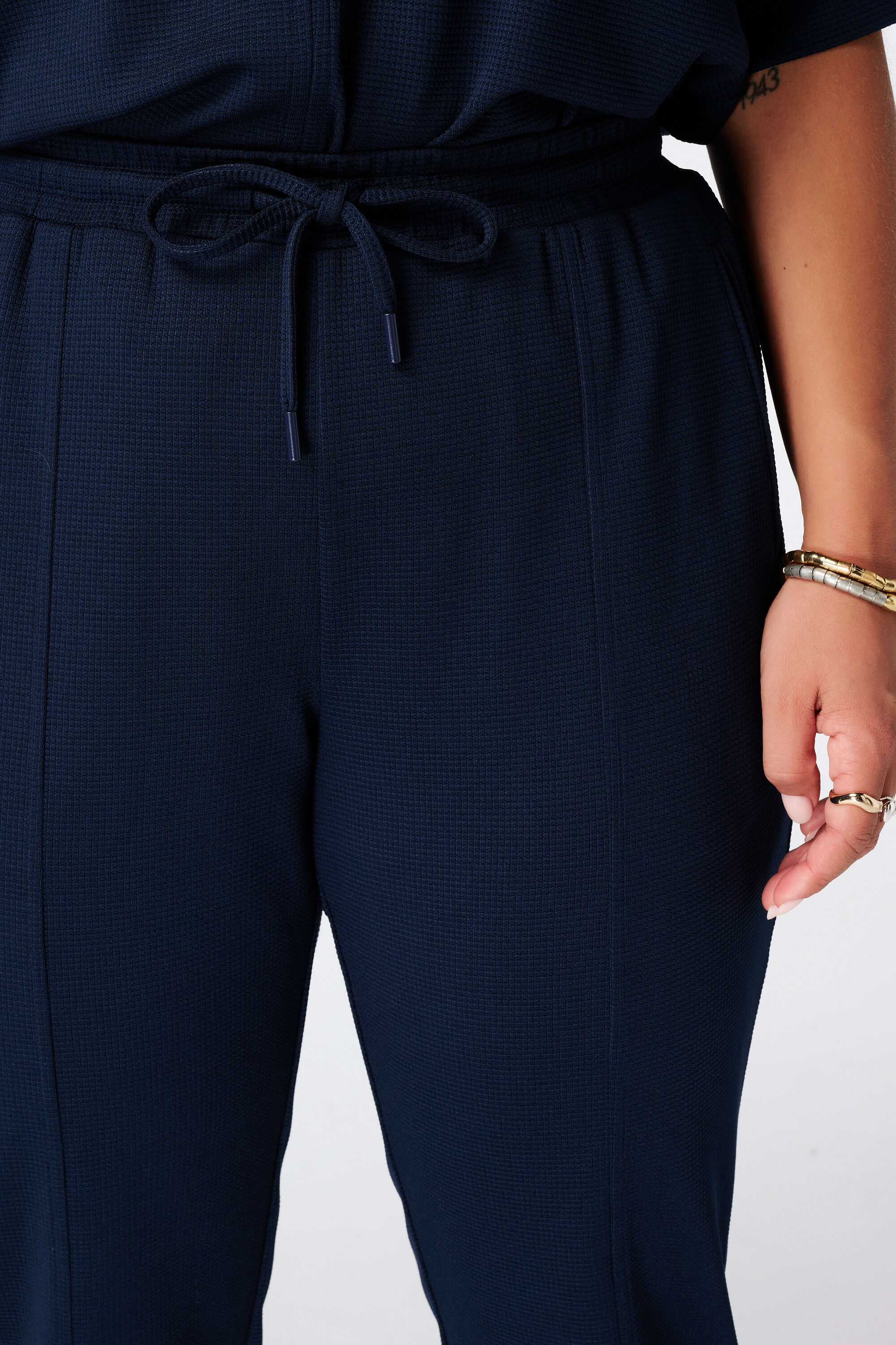 Pantalones con cord&oacute;n ajustable image number 4