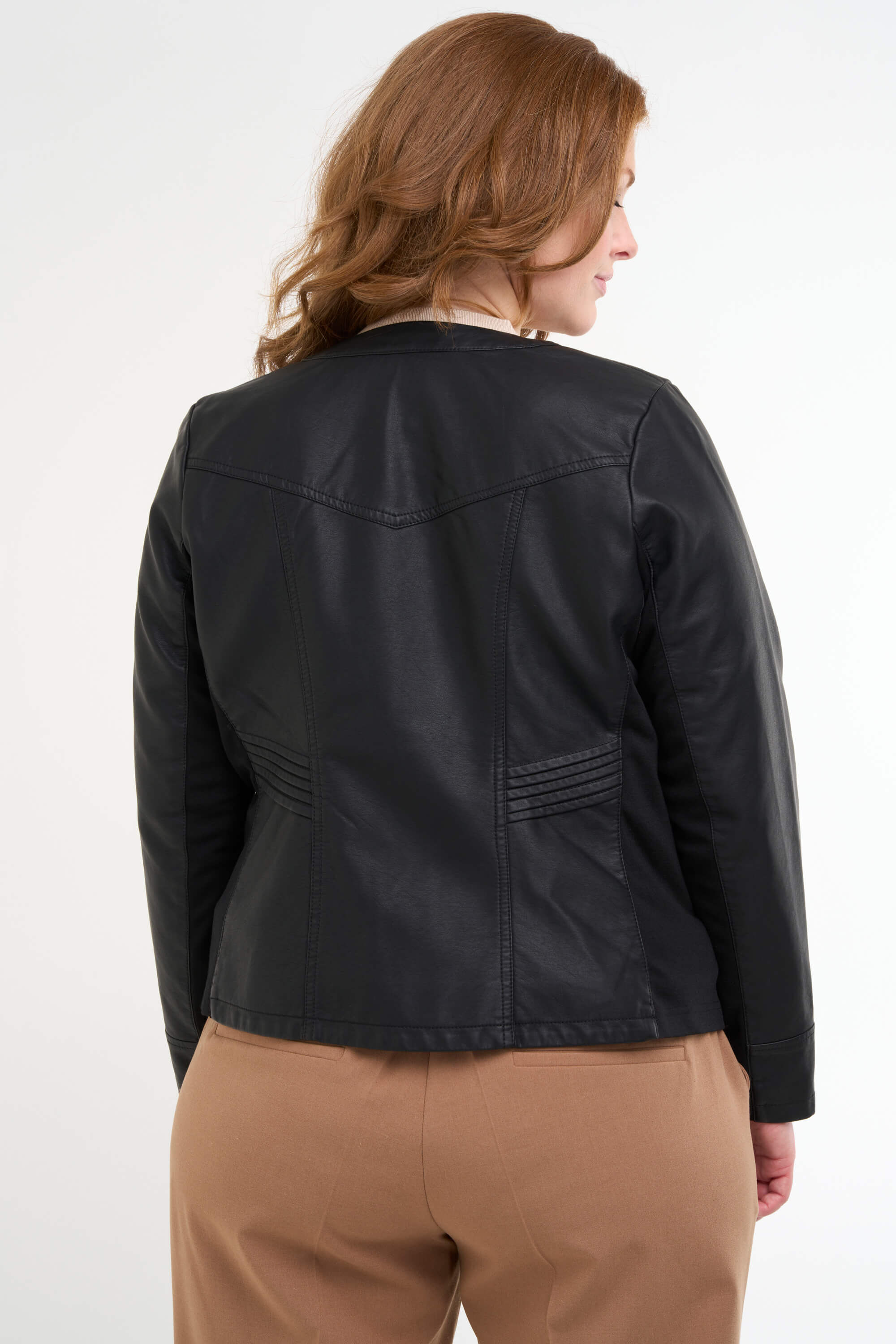 Chaqueta de cuero sint&eacute;tico image number 3