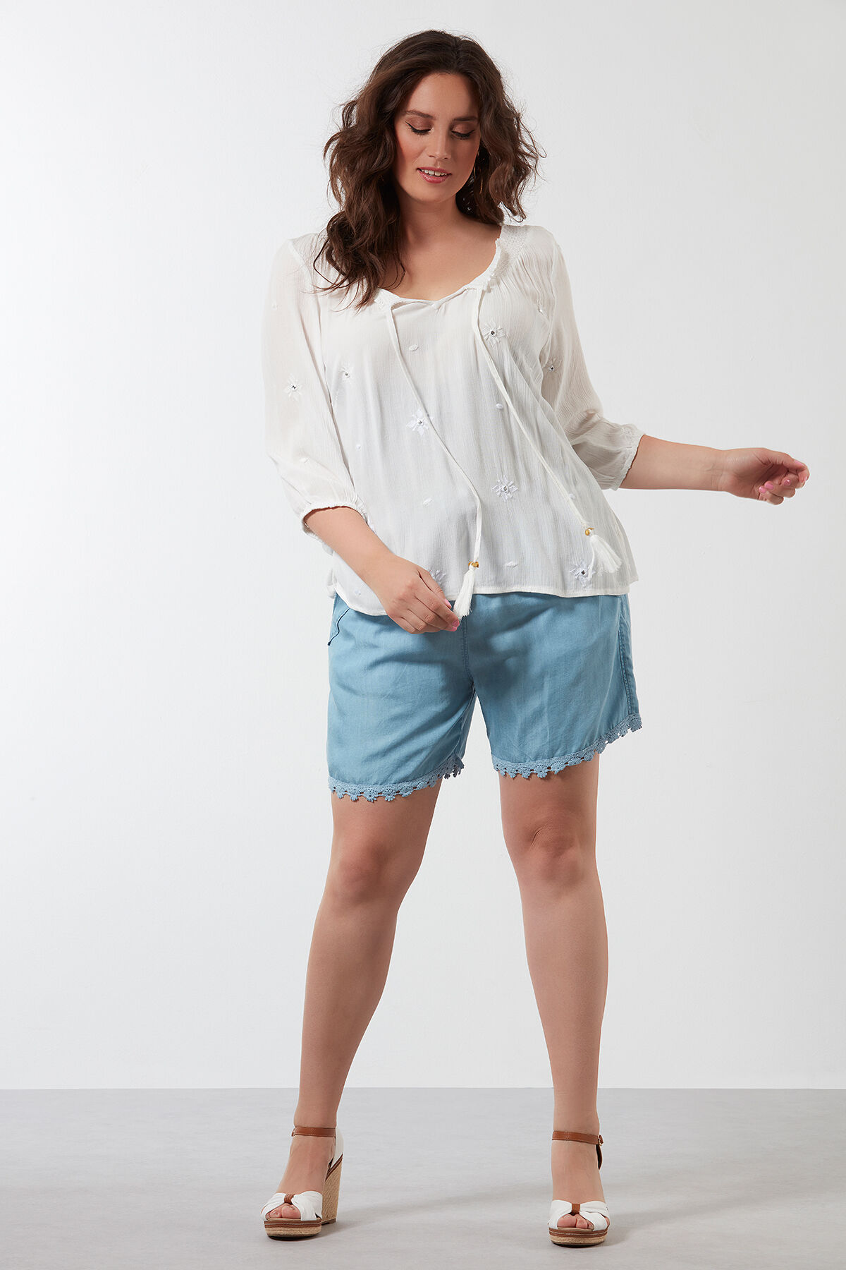 Blusa con el cuello fruncido image number 4