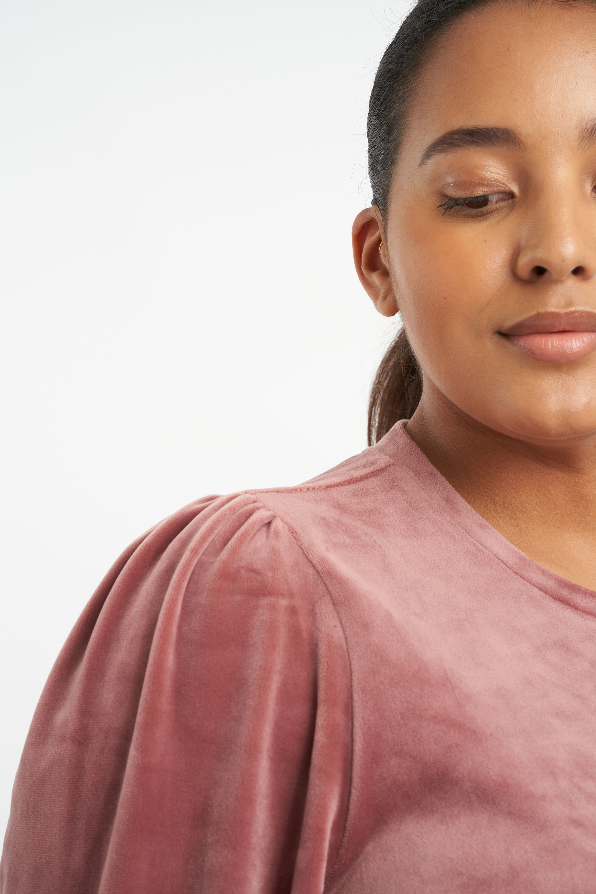 Su&eacute;ter de terciopelo  image number 4