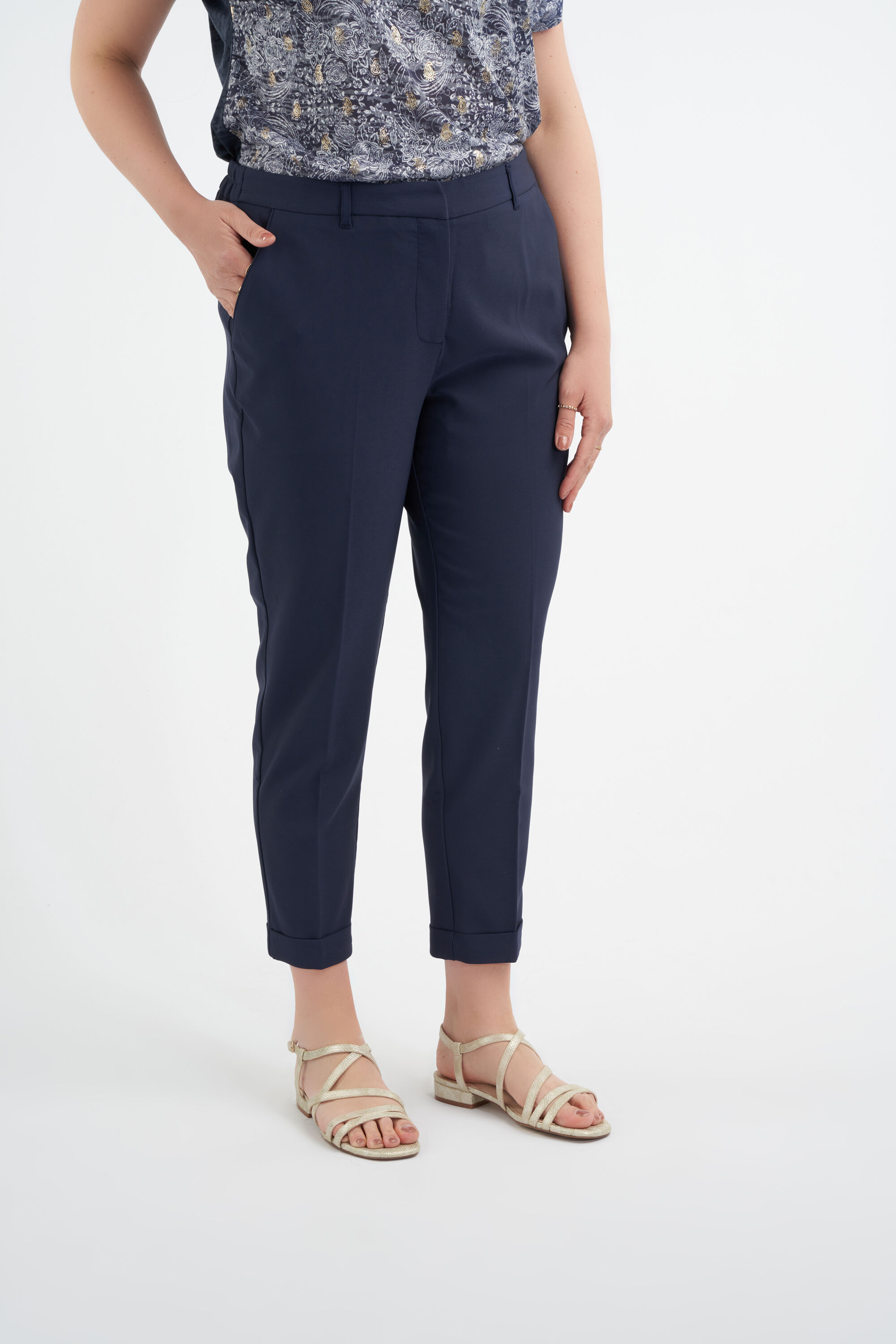 Pantalones tobilleros image number 4