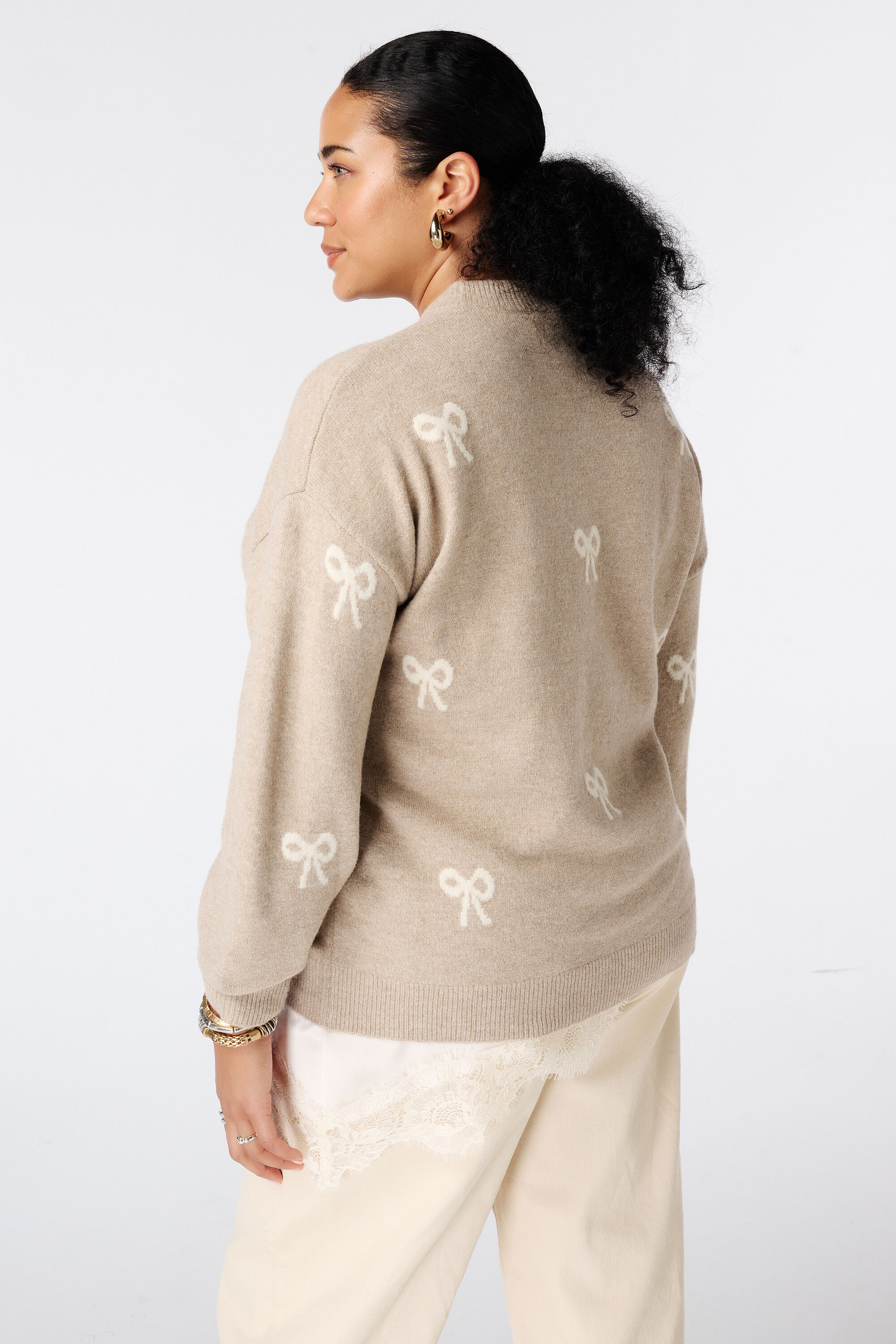 Jersey con estampado de lazos image number 3