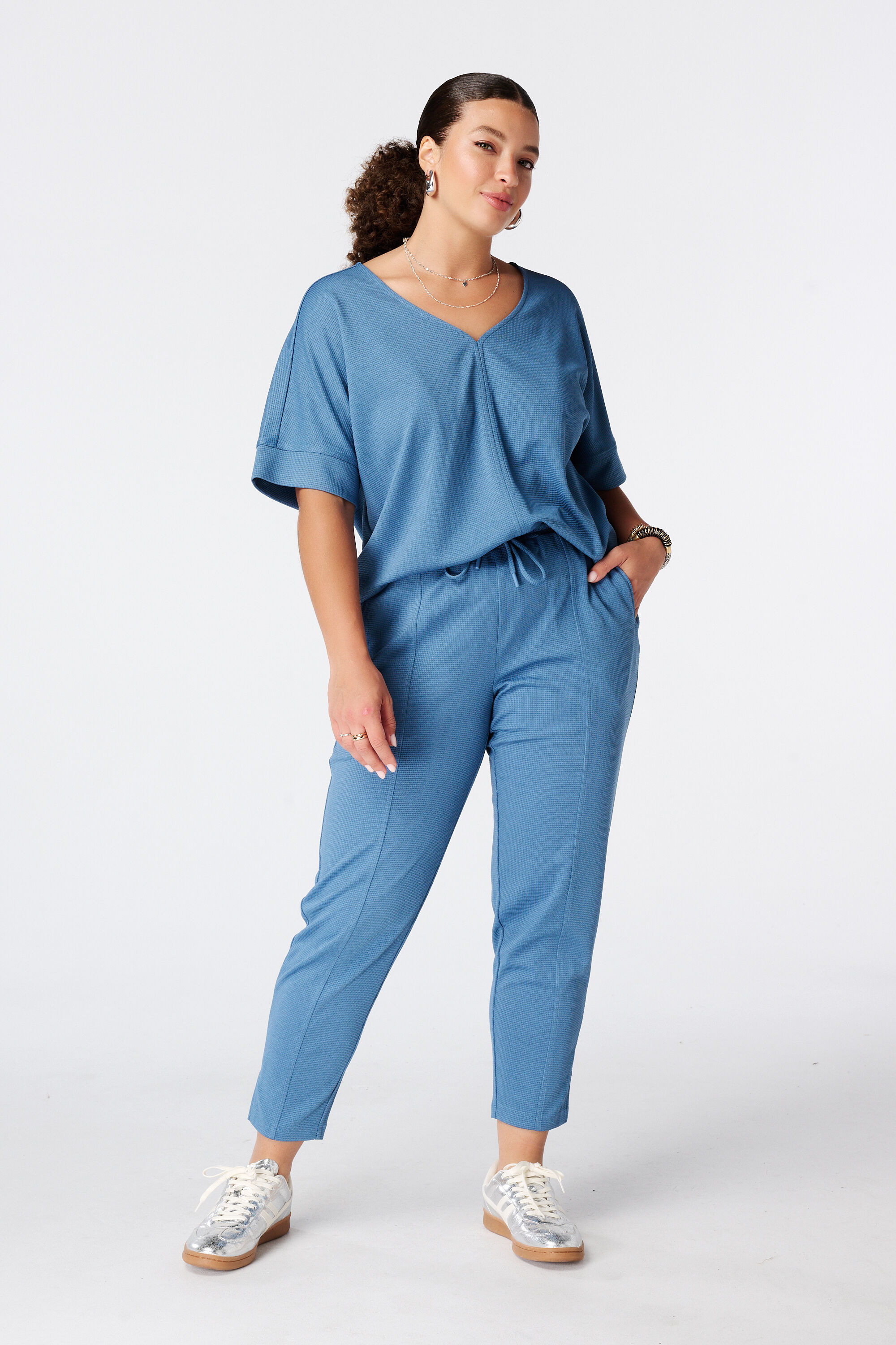 Pantalones con cord&oacute;n ajustable