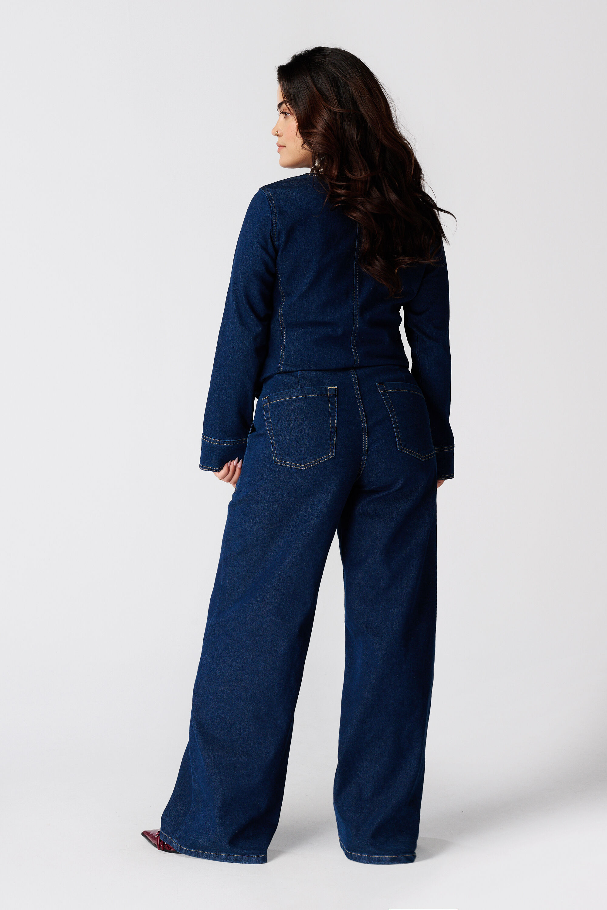 Vaqueros wide leg con botones decorativos image number 3