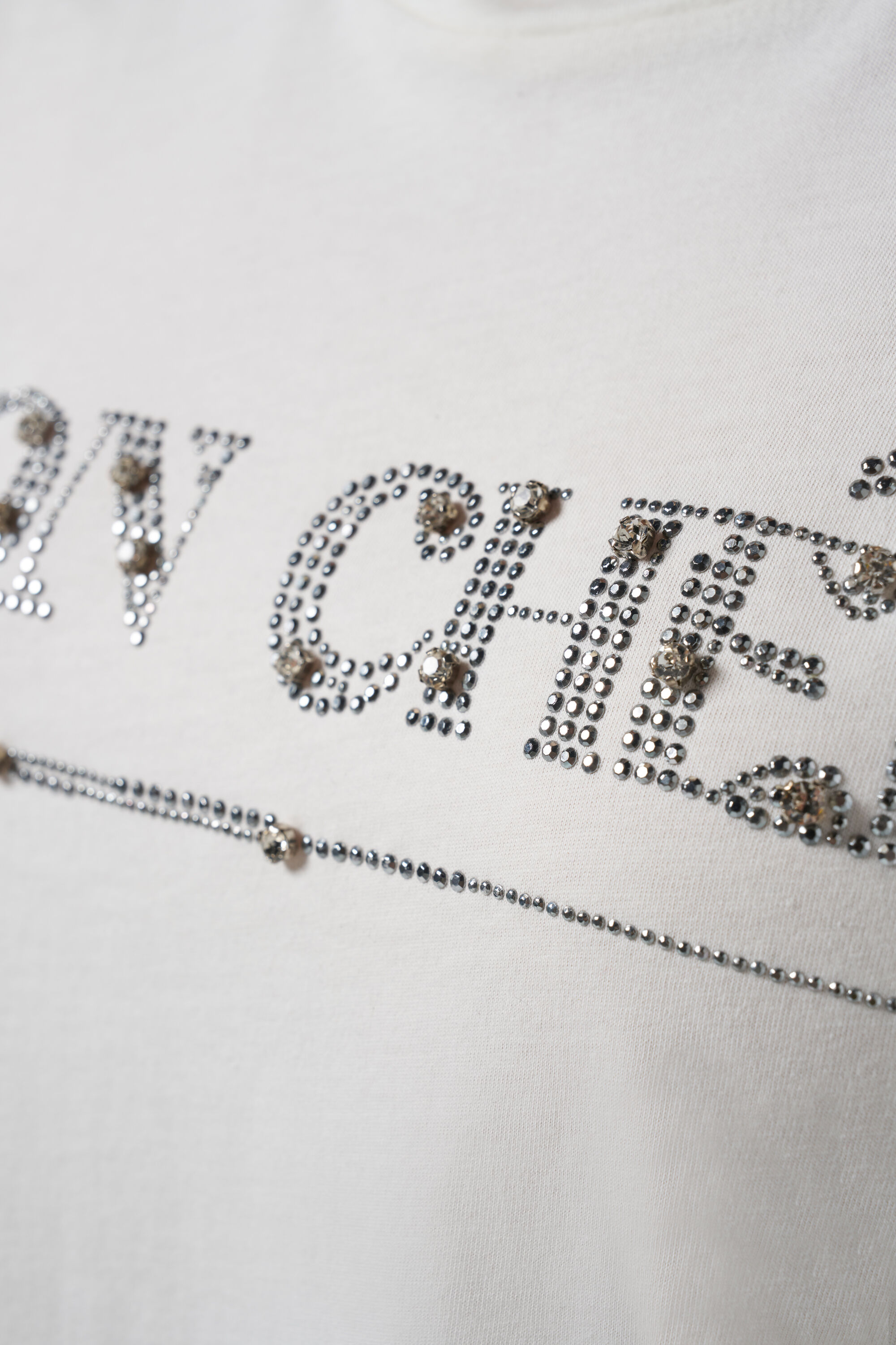 Camiseta con brillantes image number 4