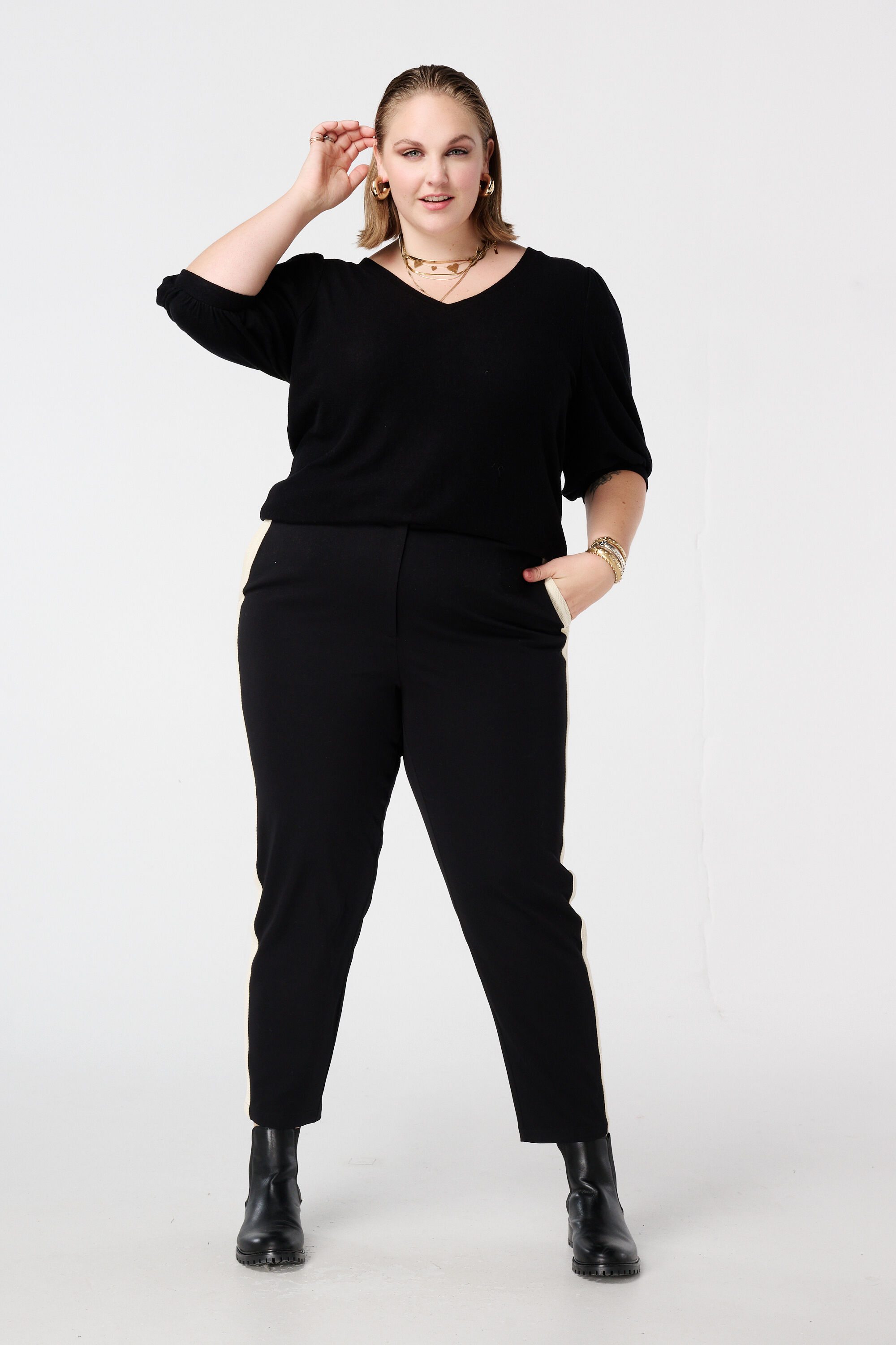 Top con mangas abullonadas corto  image number 5