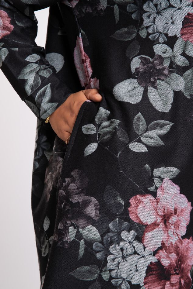 Vestido suéter con estampado floral image number 6