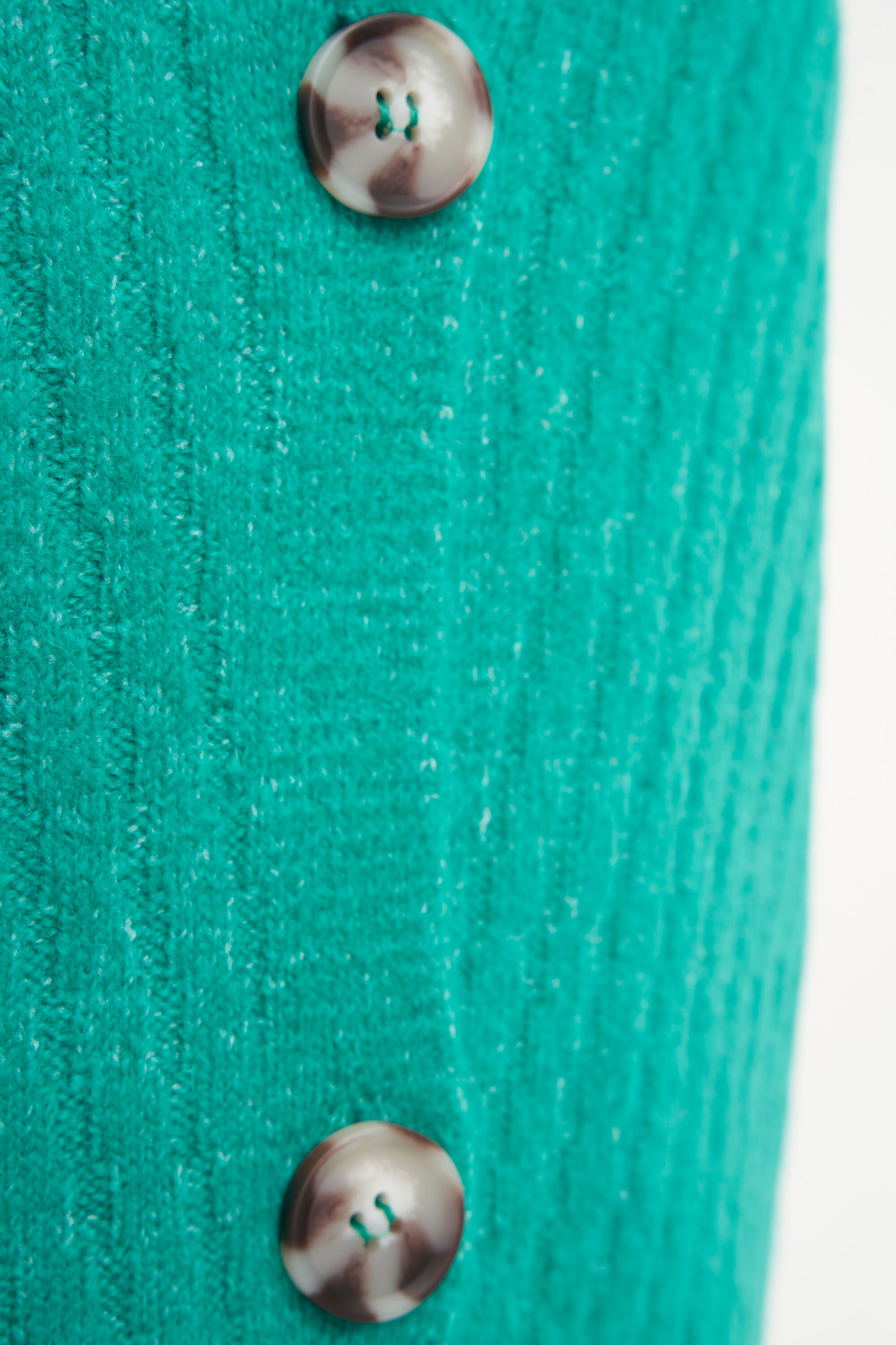 C&aacute;rdigan de punto image number 4