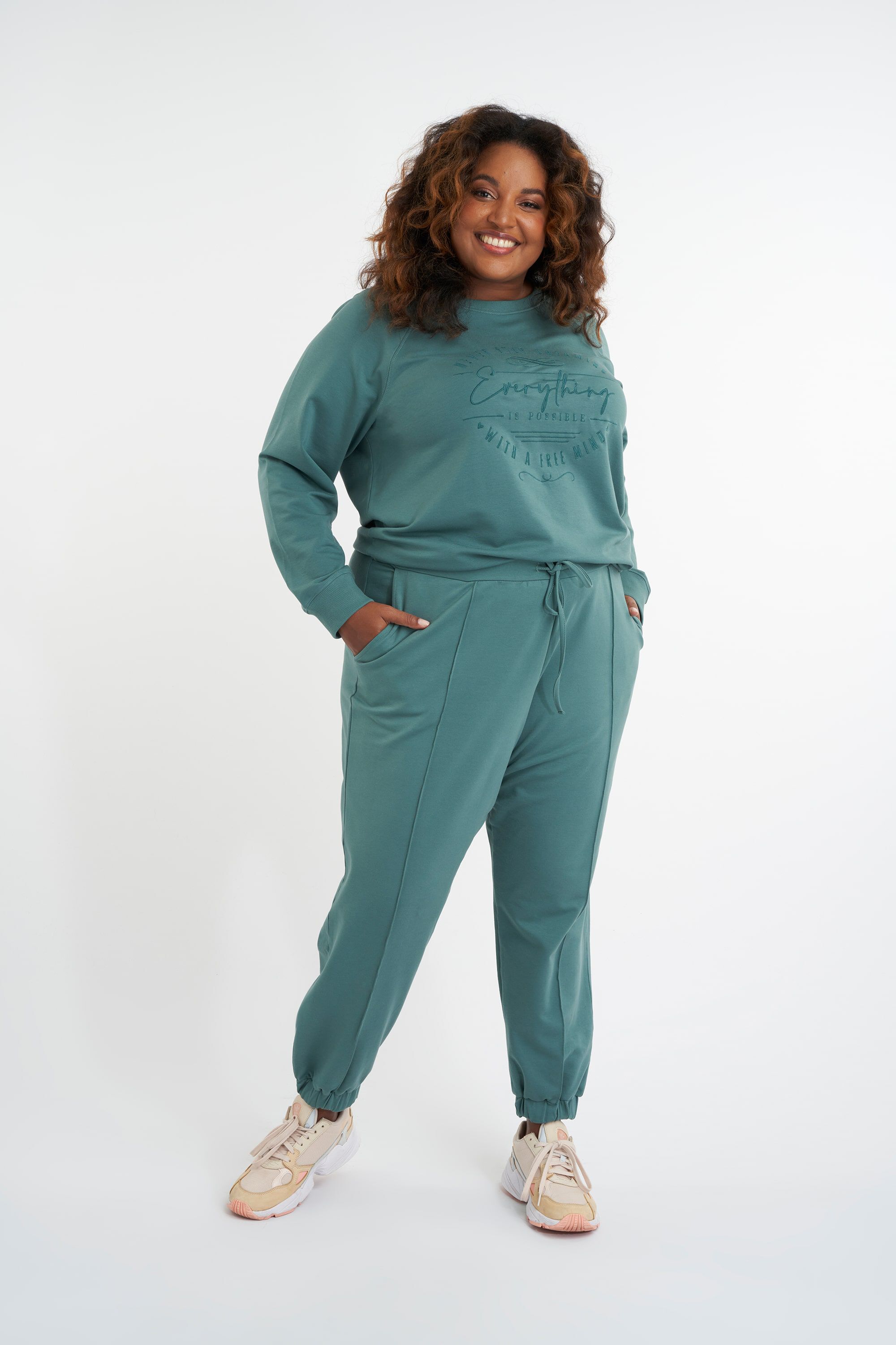 Pantalones c&oacute;modos image number 4