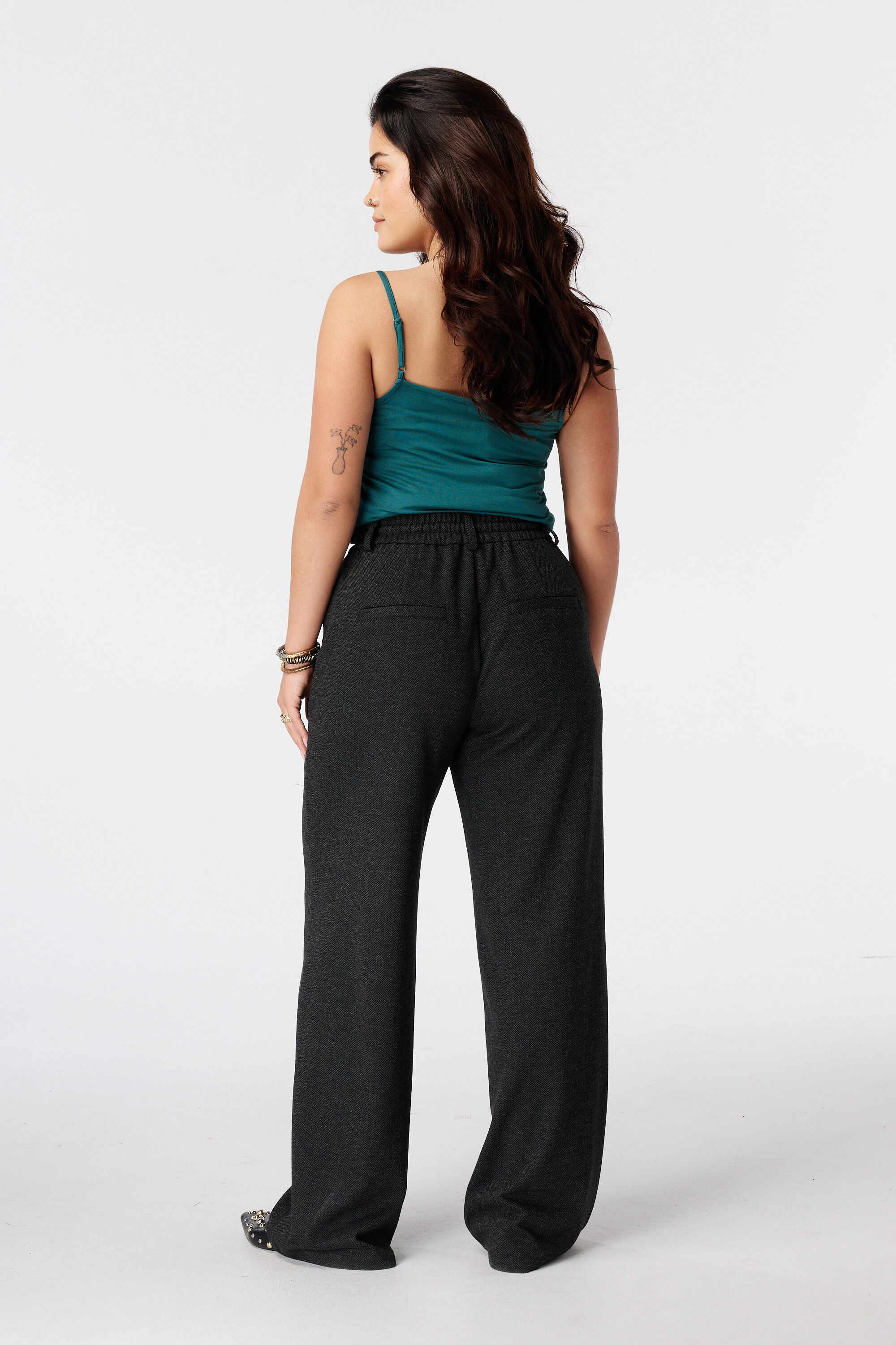 Pantalones con cintura el&aacute;stica y rayas diplom&aacute;ticas image number 3