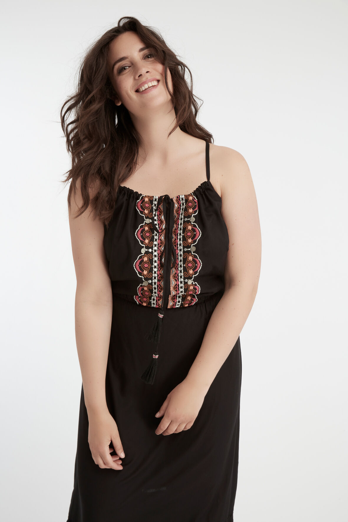 Vestido de verano con bordado image number 5