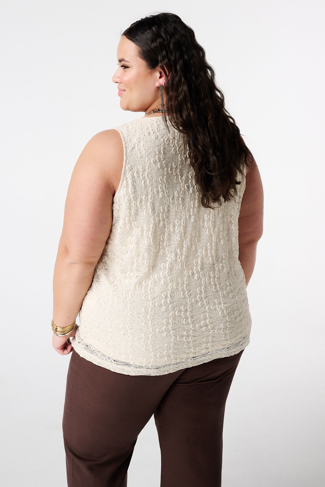 Top de encaje con pedrer&iacute;a image number 3