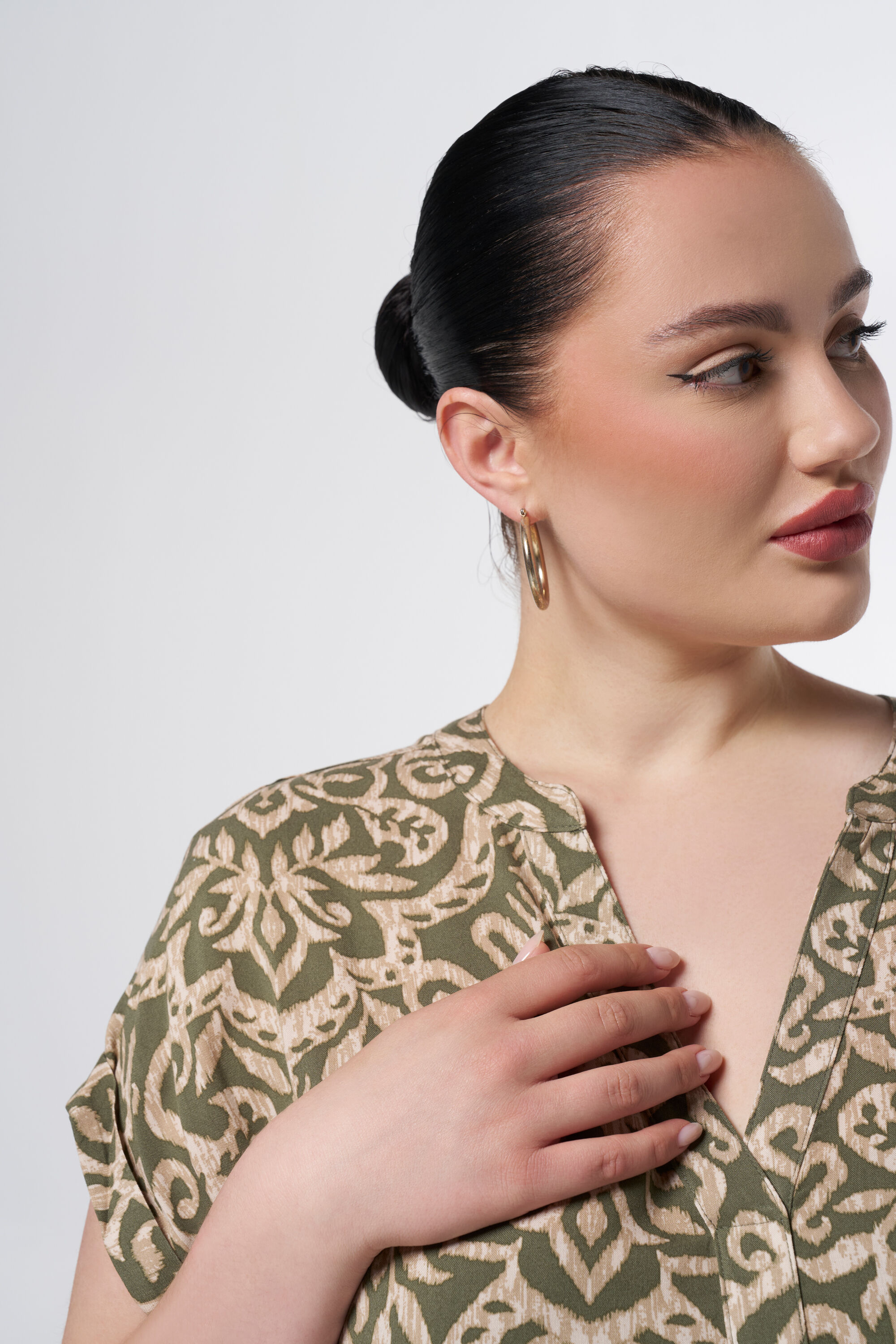 Amplio vestido estampado image number 4